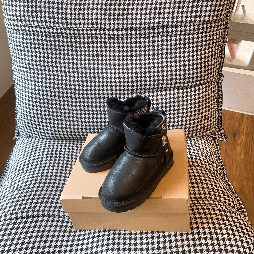 图片[10]-UGG民族风防水皮拉链款童鞋 羊毛一体儿童雪地靴 内里羊毛，防滑牛筋底 拉链设计 易穿脱 尺码26–35-选品中心