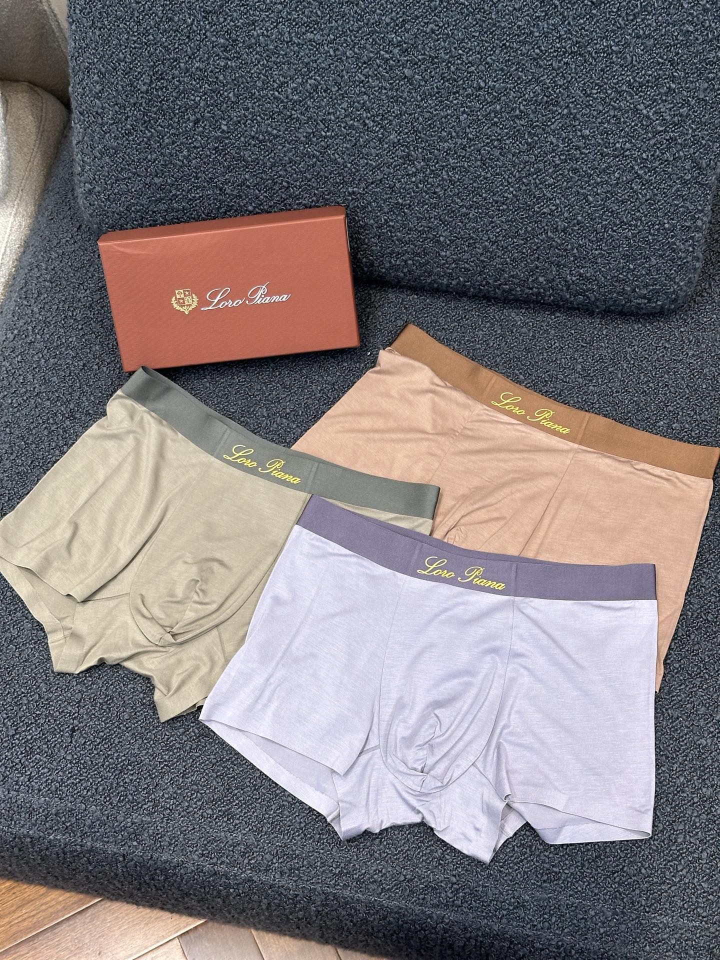 诺悠翩雅 Loro Piana 奢华高定外套服装 #iodg 3