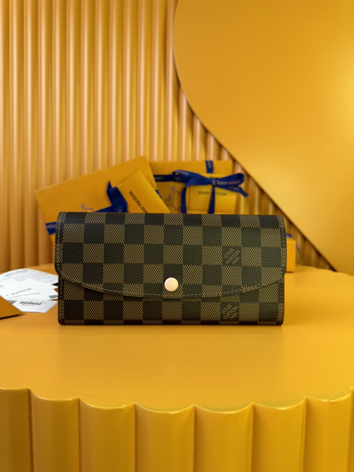 NO:674503,N60214 Pink Bean 'Special Duty Free' [Official Special Edition·First Class Material·All Steel Hardware·French Chip·Full Package] This elegant Emilie wallet proves that style and function are perfectly compatible. Dressed in soft fabric Damier Ebène, it reveals a high-color lining. Its multiple pockets and attractive design make it irresistible. 19x10x2cm, LV wallet, louis vuitton, wallets19860909N60214粉豆 《特級免稅》[官方专版·一級材料·全鋼五金·法国芯片·全套包裝］这款优雅的Emilie钱包证明了风格和功能完美兼容.穿着柔软的面料Damier Ebène,它揭示了高颜色的内衬.它的多个口袋和吸引人的设计使它无法抗拒.19x10x2cm,LV钱包,louis vuitton,wallets,欧美剧