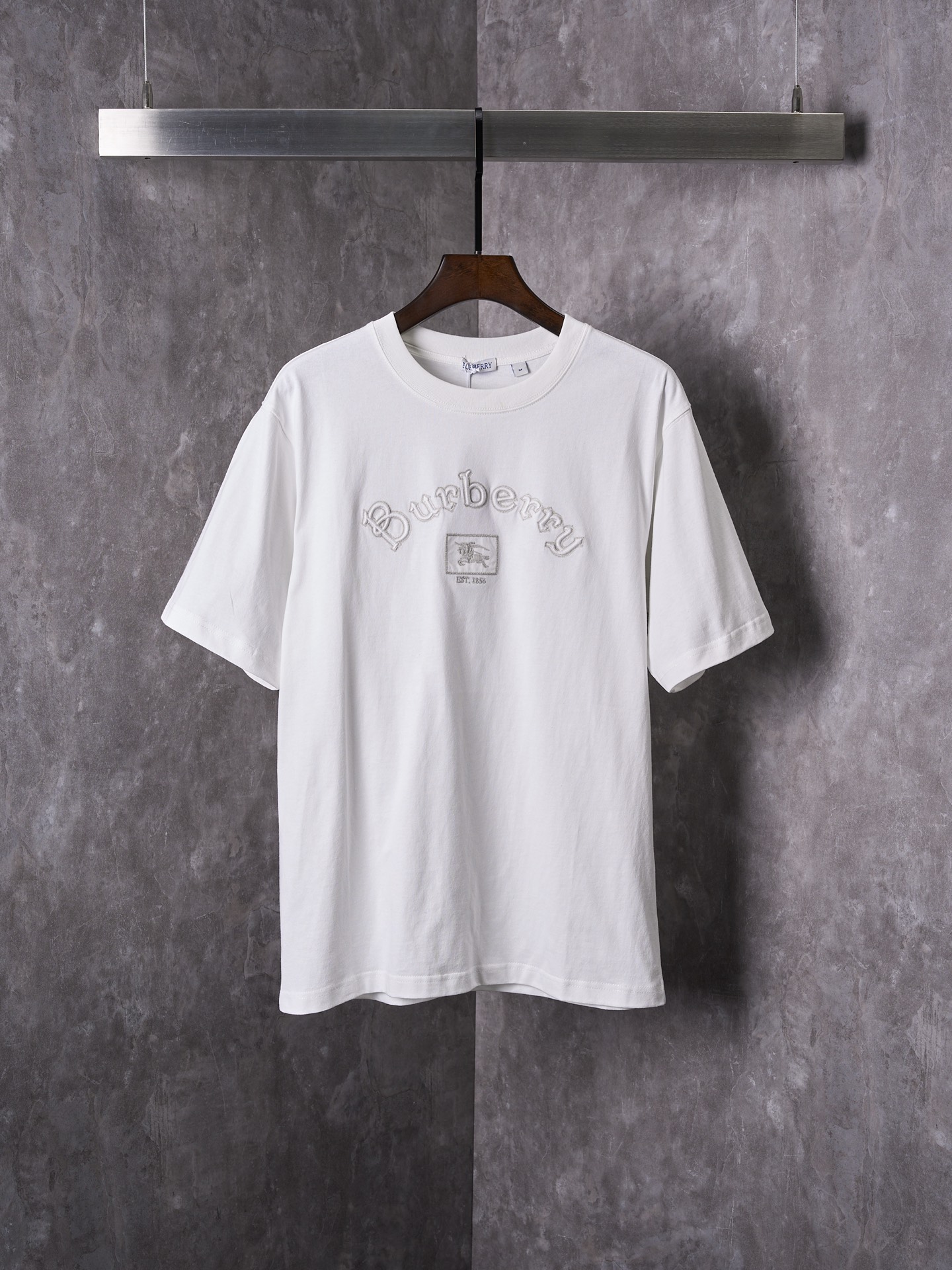 Burberry White Cotton T-Shirt with Embroidered Equestrian Knight Design
