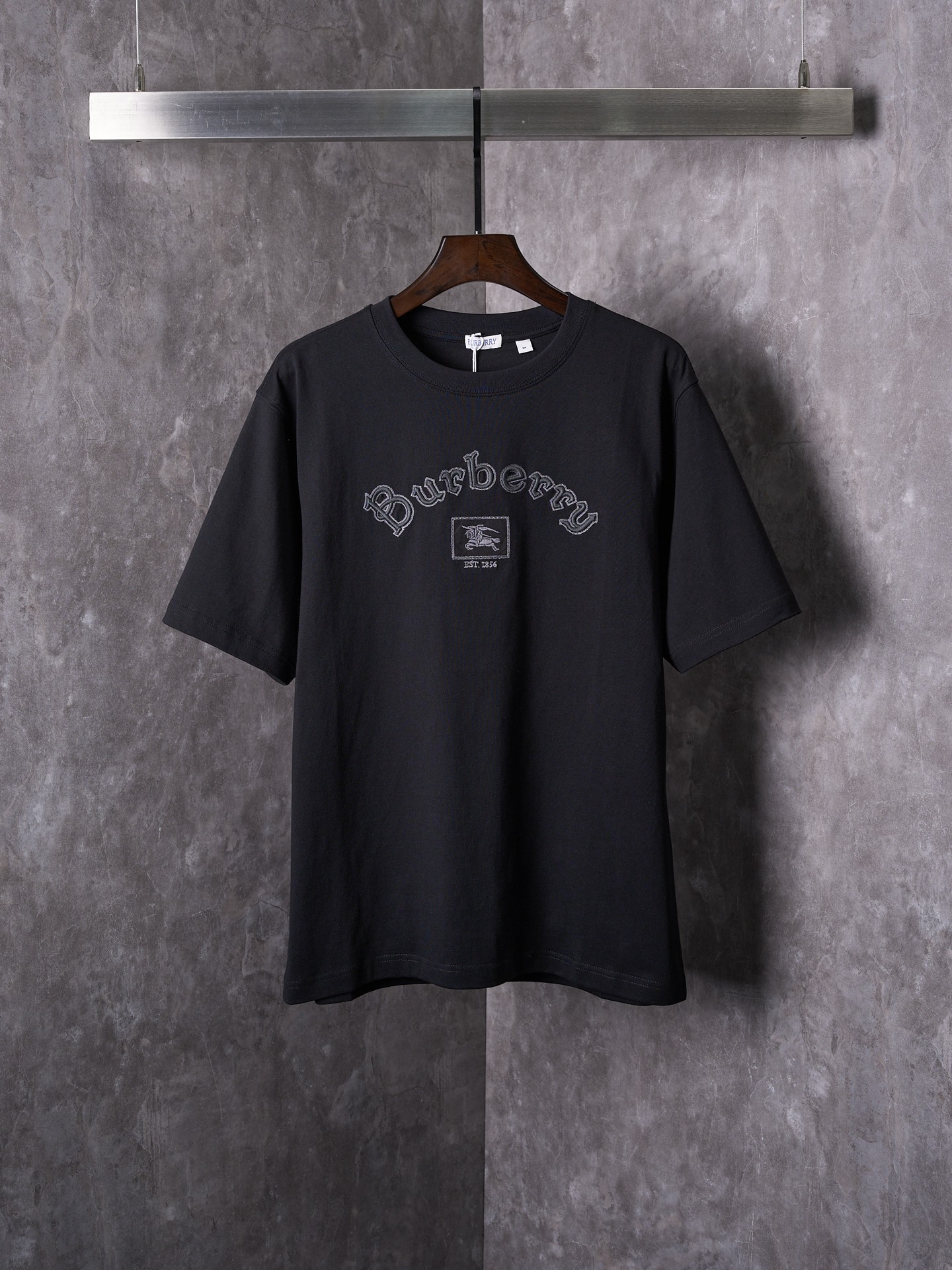 Burberry Gothic Equestrian Knight Black Cotton Short Sleeve T-Shirt