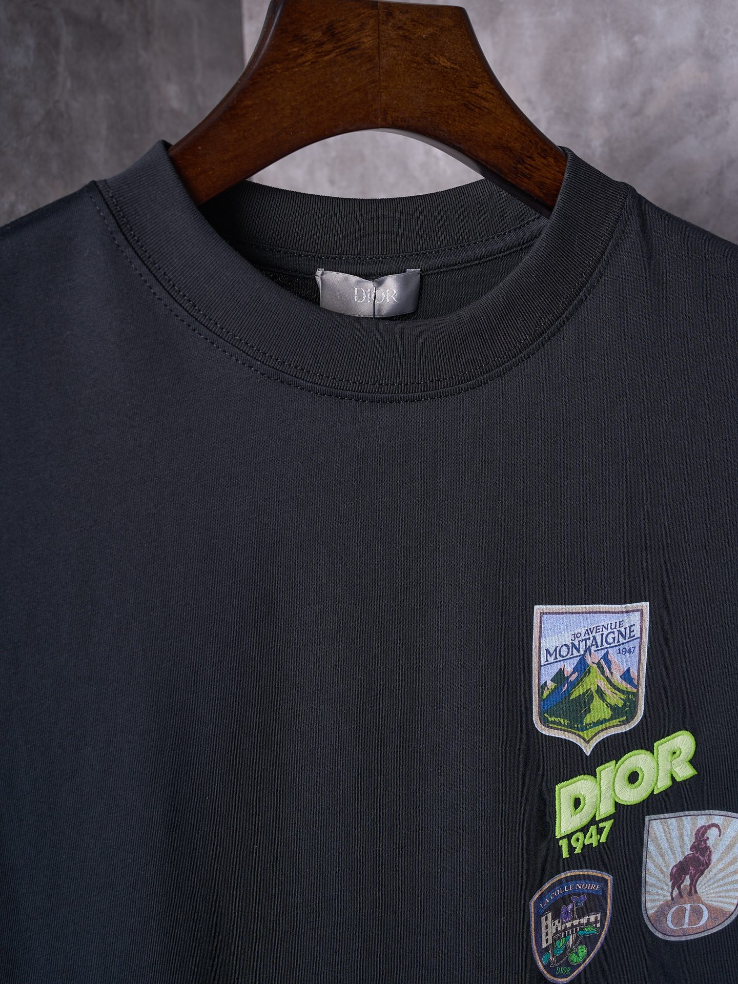 DIOR Mountain Multi-Badge Embroidered Black Cotton T-Shirt Short Sleeve 5 i1760822519039 5596 0 3