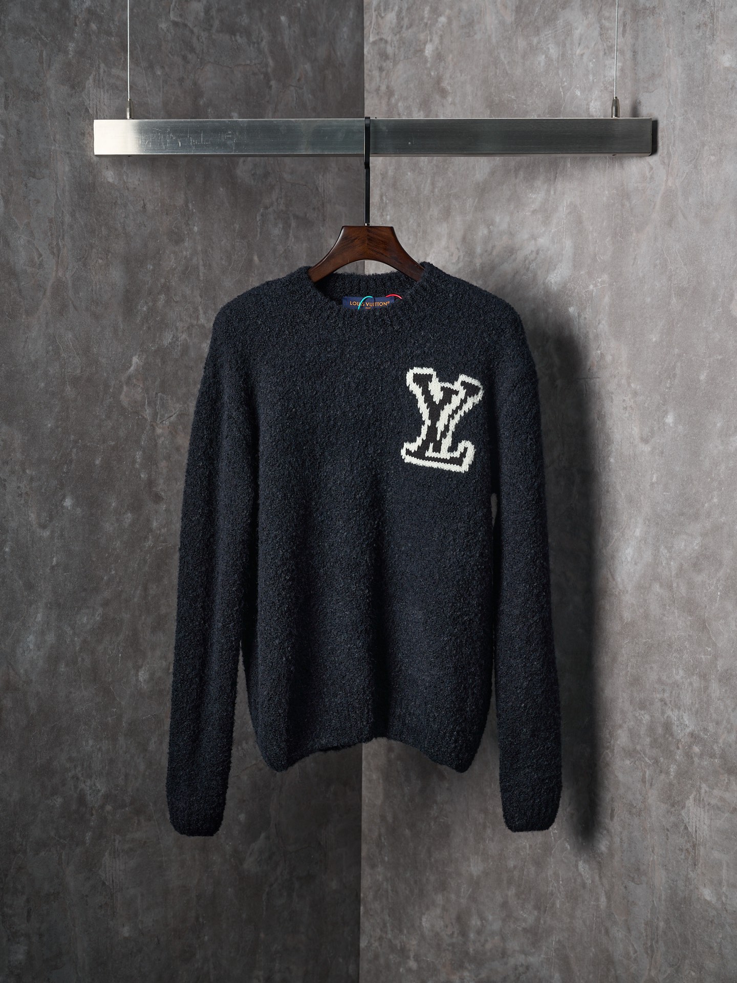 P215 Subasta real] LV/Louis Vuitton Suéter con logo en contraste de imagen reflejada [Stock listo] S M L El mejor estad…