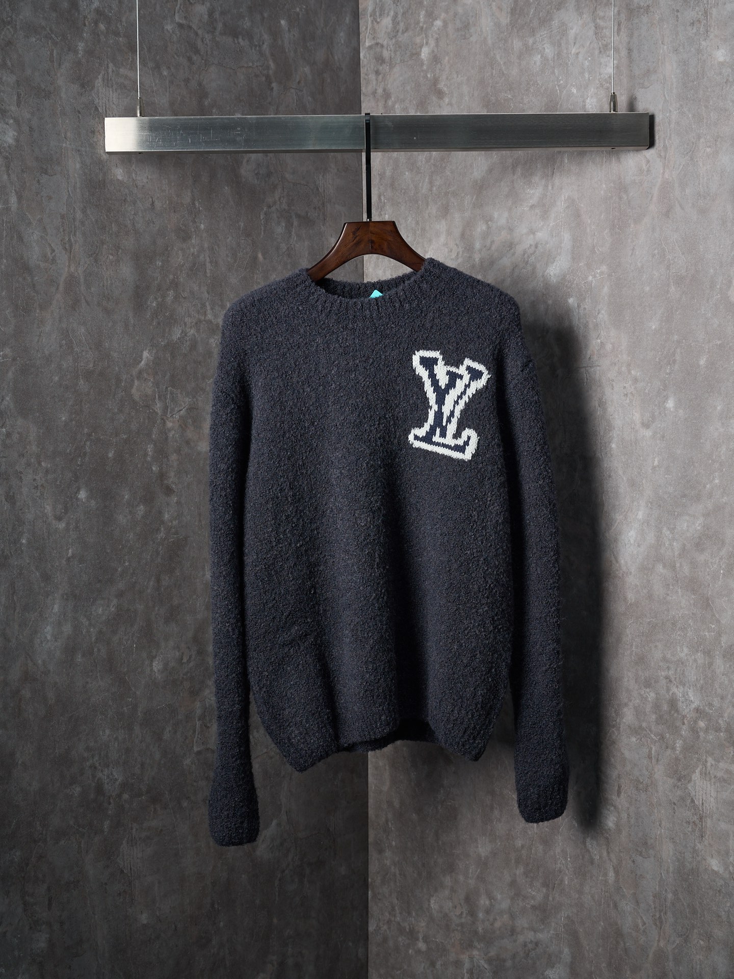 P215 Imagen de fondo blanco] LV/Louis Vuitton Suéter con logo en contraste de imagen espejo [Stock listo] S M L El mejo…