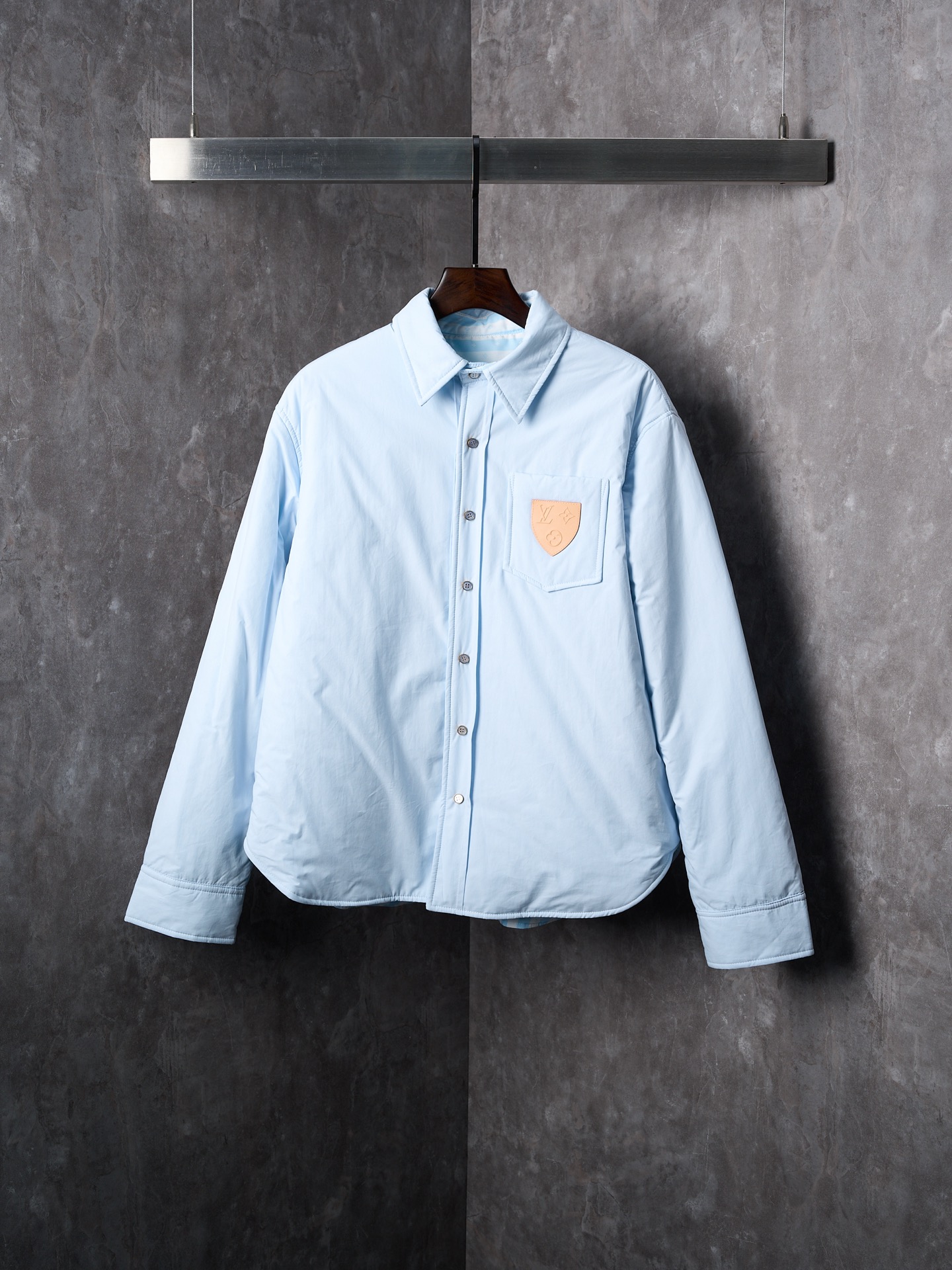 P255 Subasta colgante real] LV / Louis Vuitton SKI Ski Series Chaqueta estilo camisa de algodón con solapa ligeramente …