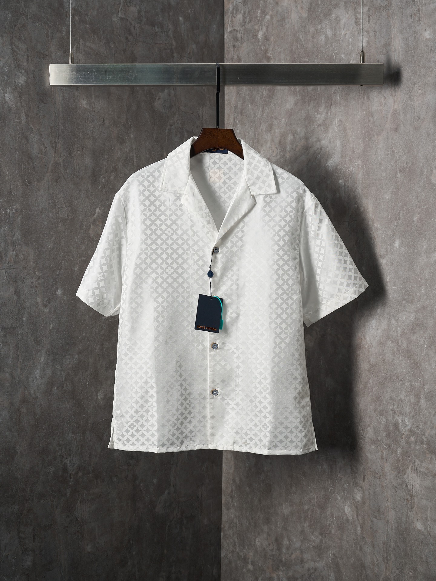 P185 [Subasta real] LV/Louis Vuitton Camisa de manga corta en jacquard con trébol de cuatro hojas [Listo en stock] S M …