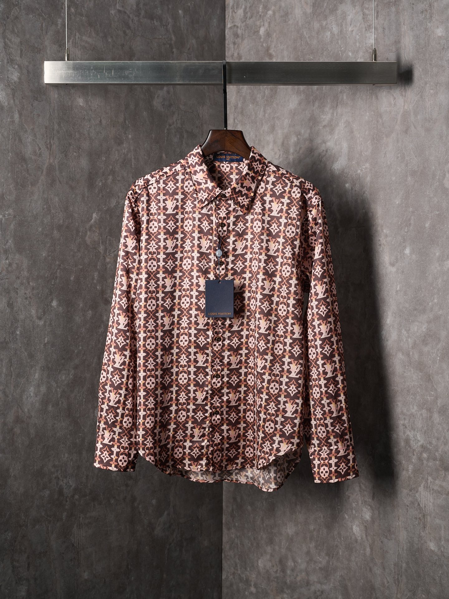 P200 [Subasta real] LV/Louis Vuitton Camisa de manga larga de seda de morera con estampado MONOGRAM [Listo en stock] S …