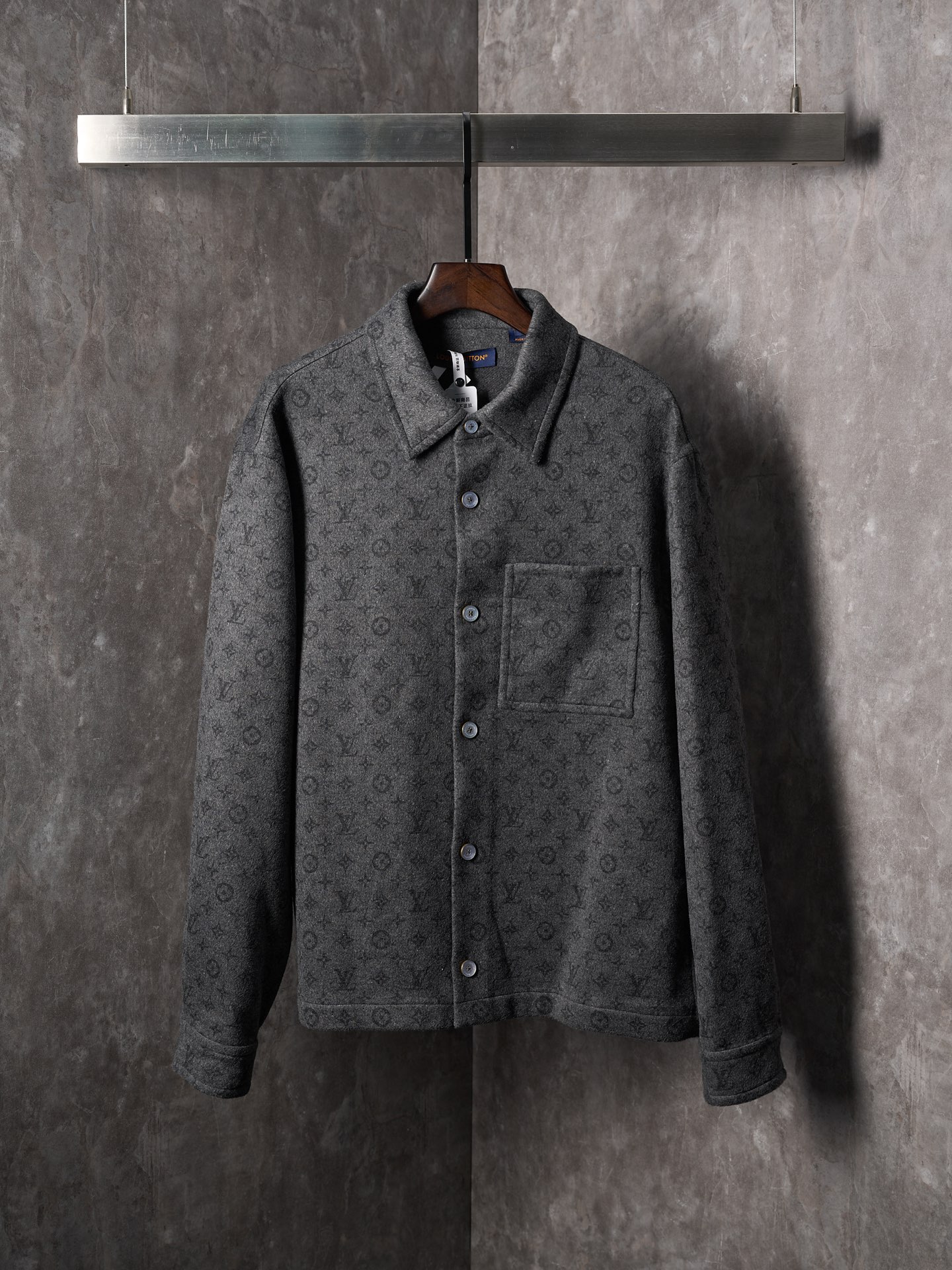 P470 Subasta colgante real] Chaqueta de botonadura sencilla estilo camisa de doble cara LV / Louis Vuitton [Stock listo…