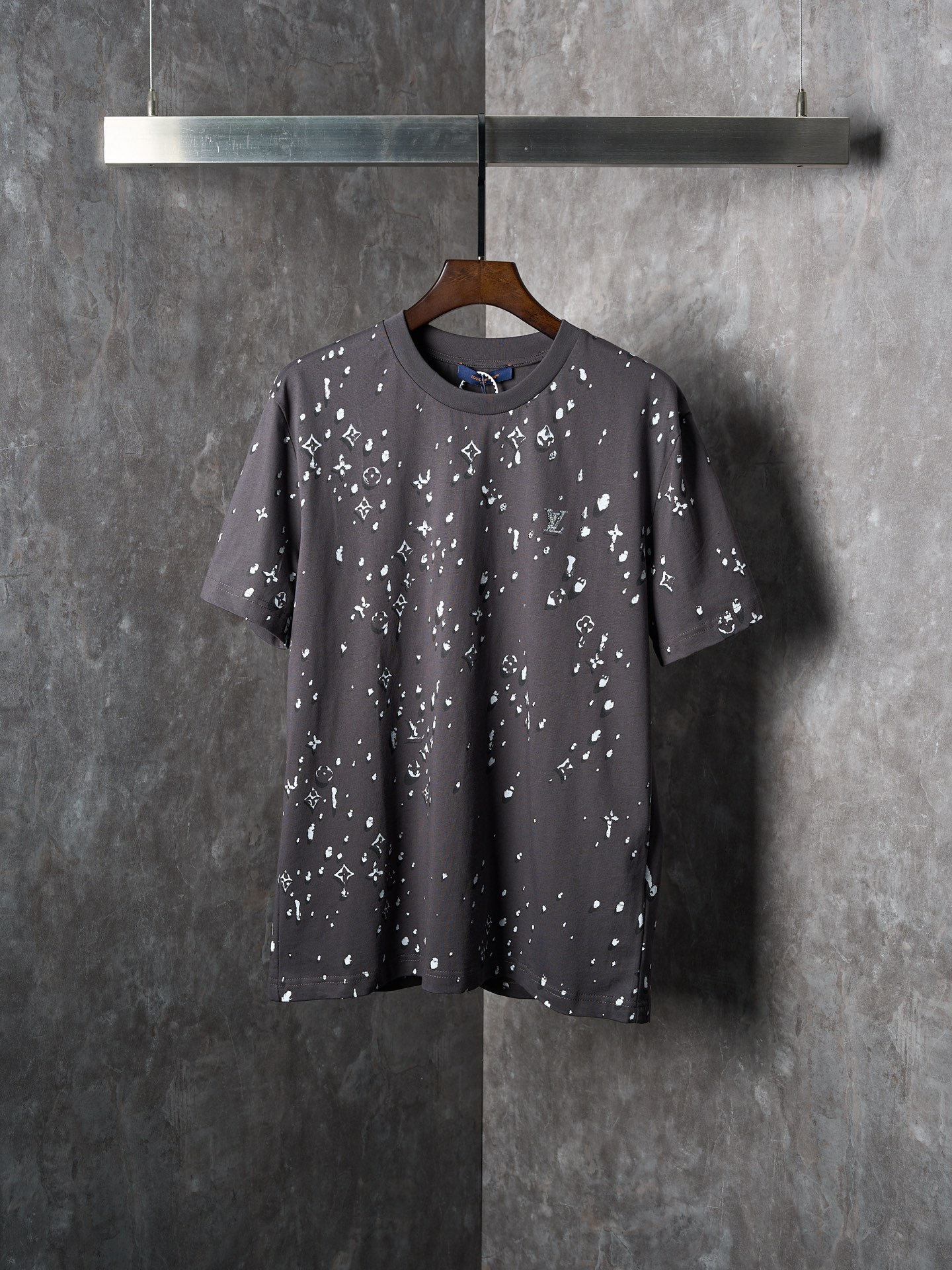 P130 [Subasta real] LV / Louis Vuitton Camiseta de manga corta con estampado de letras y diamantes [Stock listo] S M L