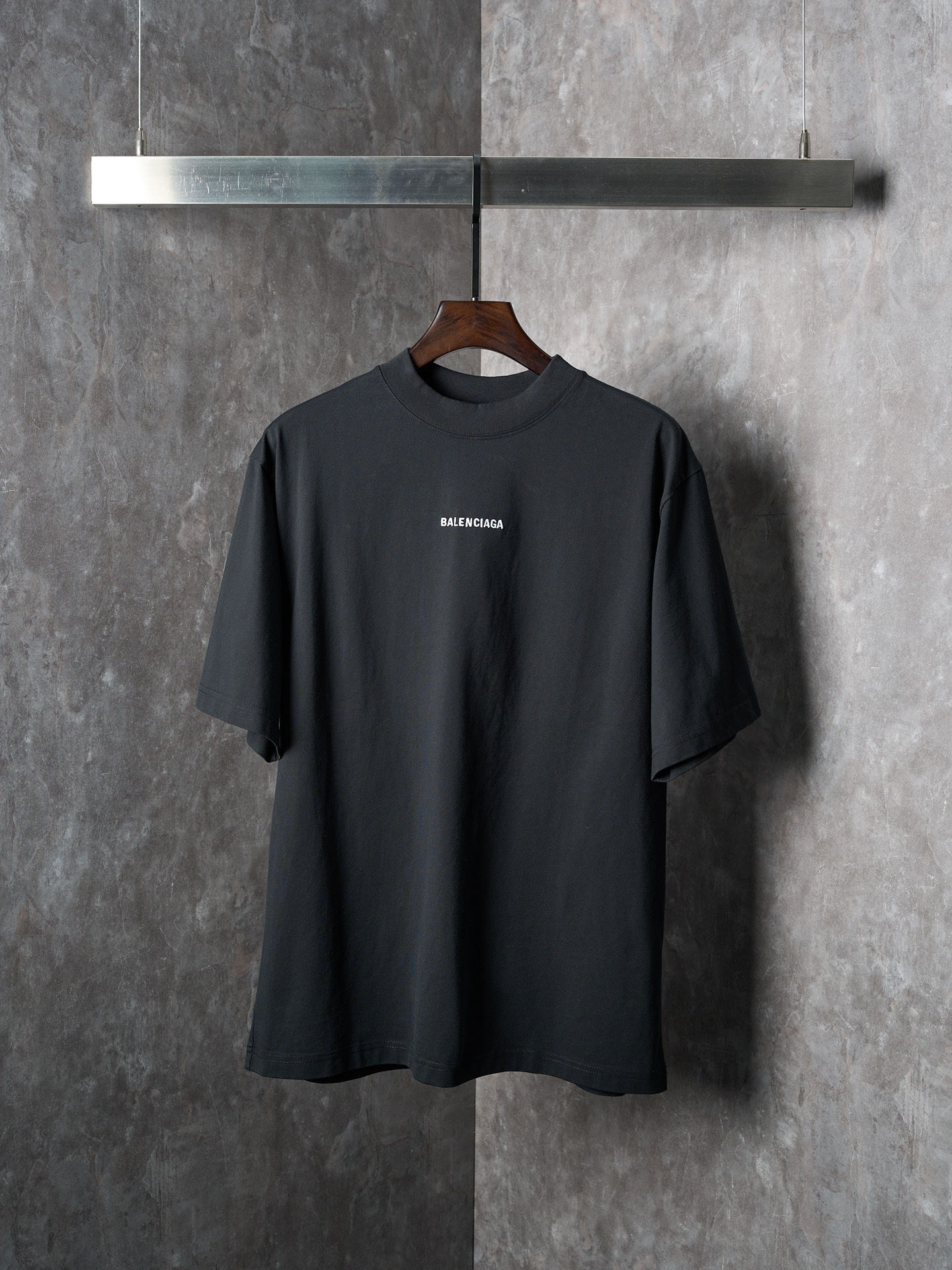 P115 [Artículo real] BALENCIAGA/Paris camiseta de manga corta con cuello redondo y bordado de letras, talla mediana [En…