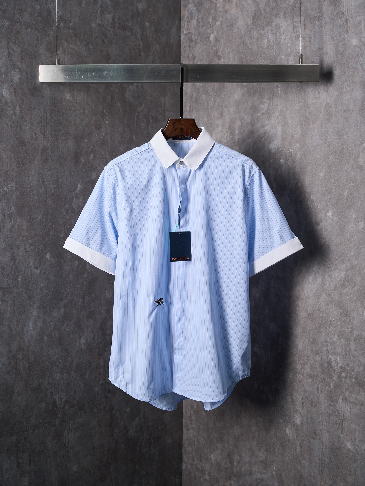 P190 [Subasta real] LV/Louis Vuitton Camisa de manga corta a rayas con bloques de color y bordado de zorrito [Listo sto…
