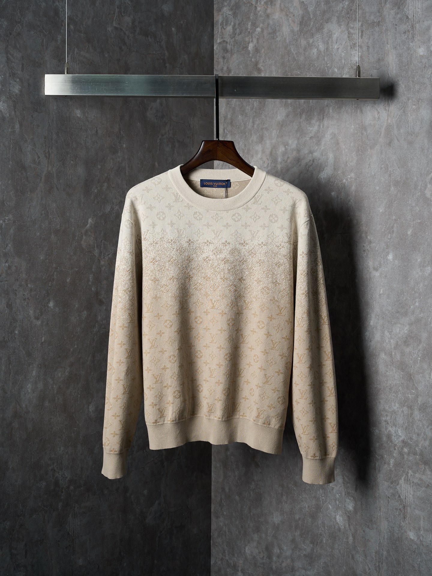 P315 [Subasta real] LV / Louis Vuitton Suéter tipo jersey con cuello redondo y tejido jacquard de algodón degradado par…