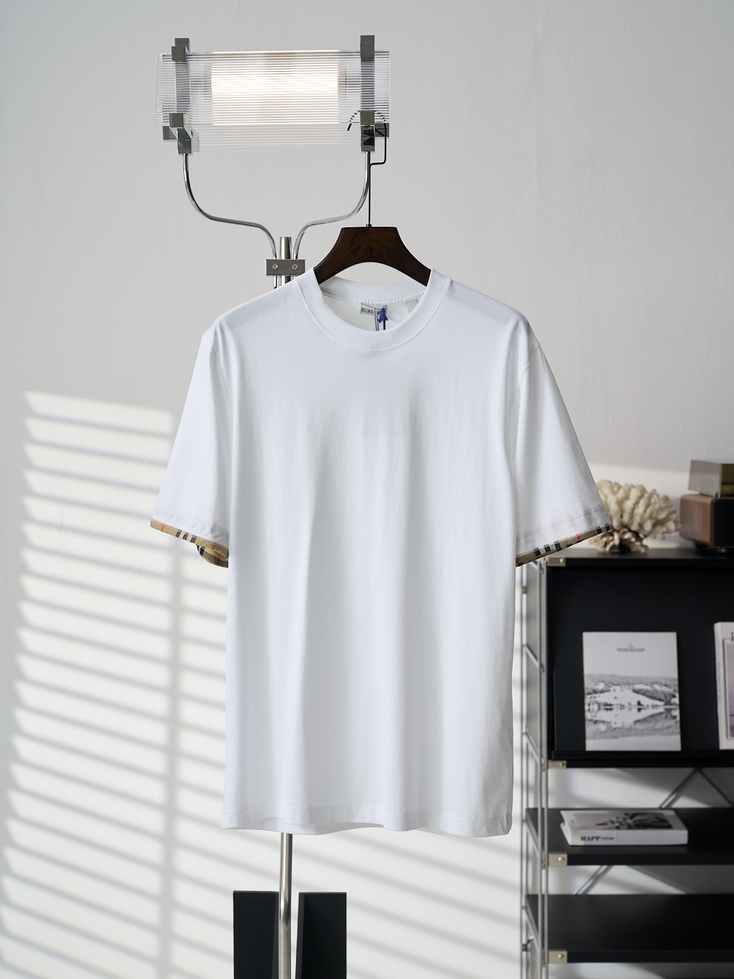 @ 120 [subasta colgante real] BURBERRY/Camiseta de manga corta con cuello redondo a juego a cuadros con puños Burberry …