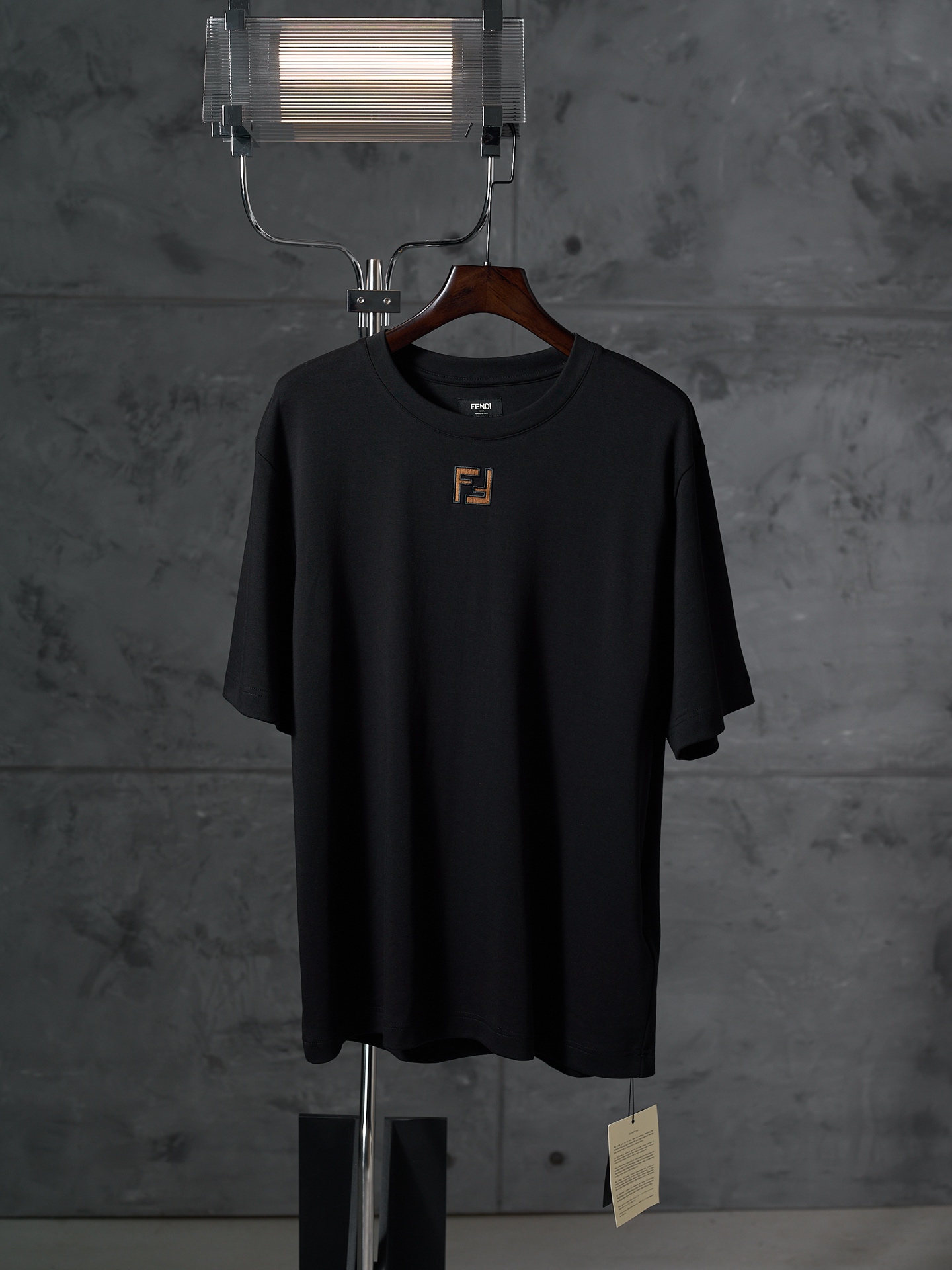 @120【Fotografía del artículo real】FENDI/芬迪 Camiseta de manga corta de algodón con cuello redondo y bordado del patrón F…