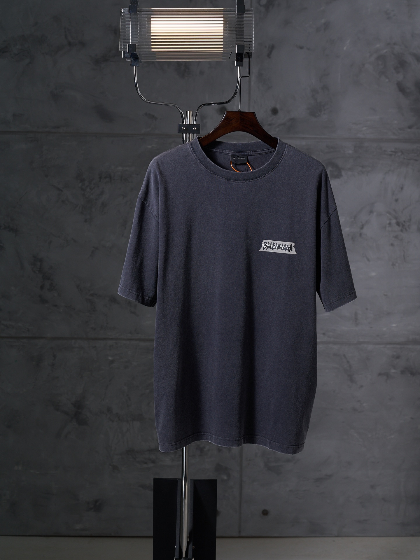 P125 [Artículo real] Balenciaga/Paris Balenciaga Camiseta de cuello redondo con estampado de letras y cinta adhesiva de…