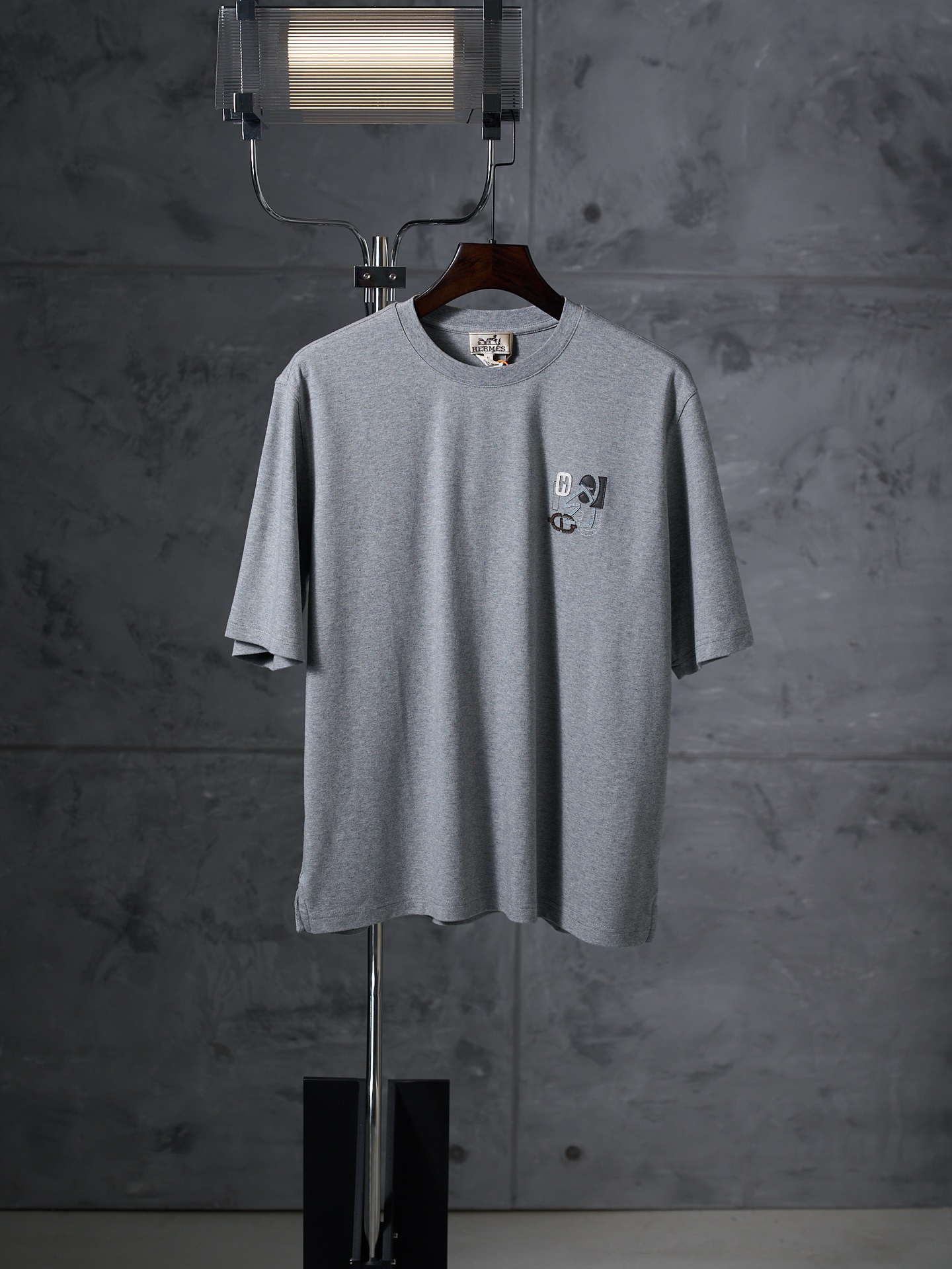 @130【foto real】Hermes/爱马仕 Camiseta de cuello redondo de piel con parche 【en stock】S M L XL Tejido personalizado de dobl…