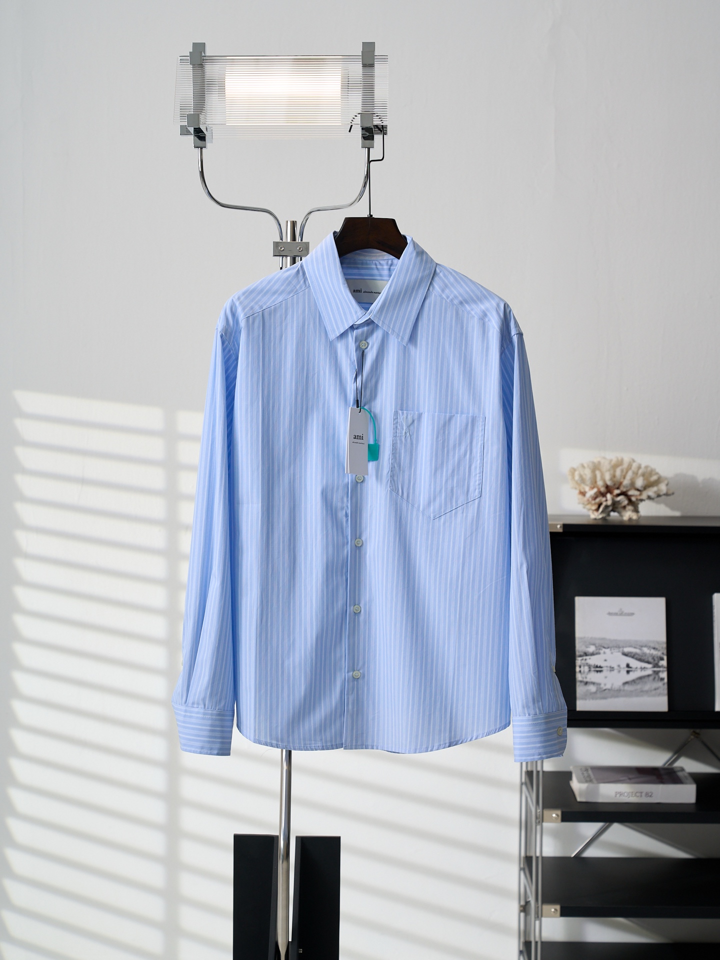 P215 【Foto real】AMI/艾米 Camisa de manga larga de rayas azules con bordado de corazón 【En stock】S M L XL. Tejido de popel…