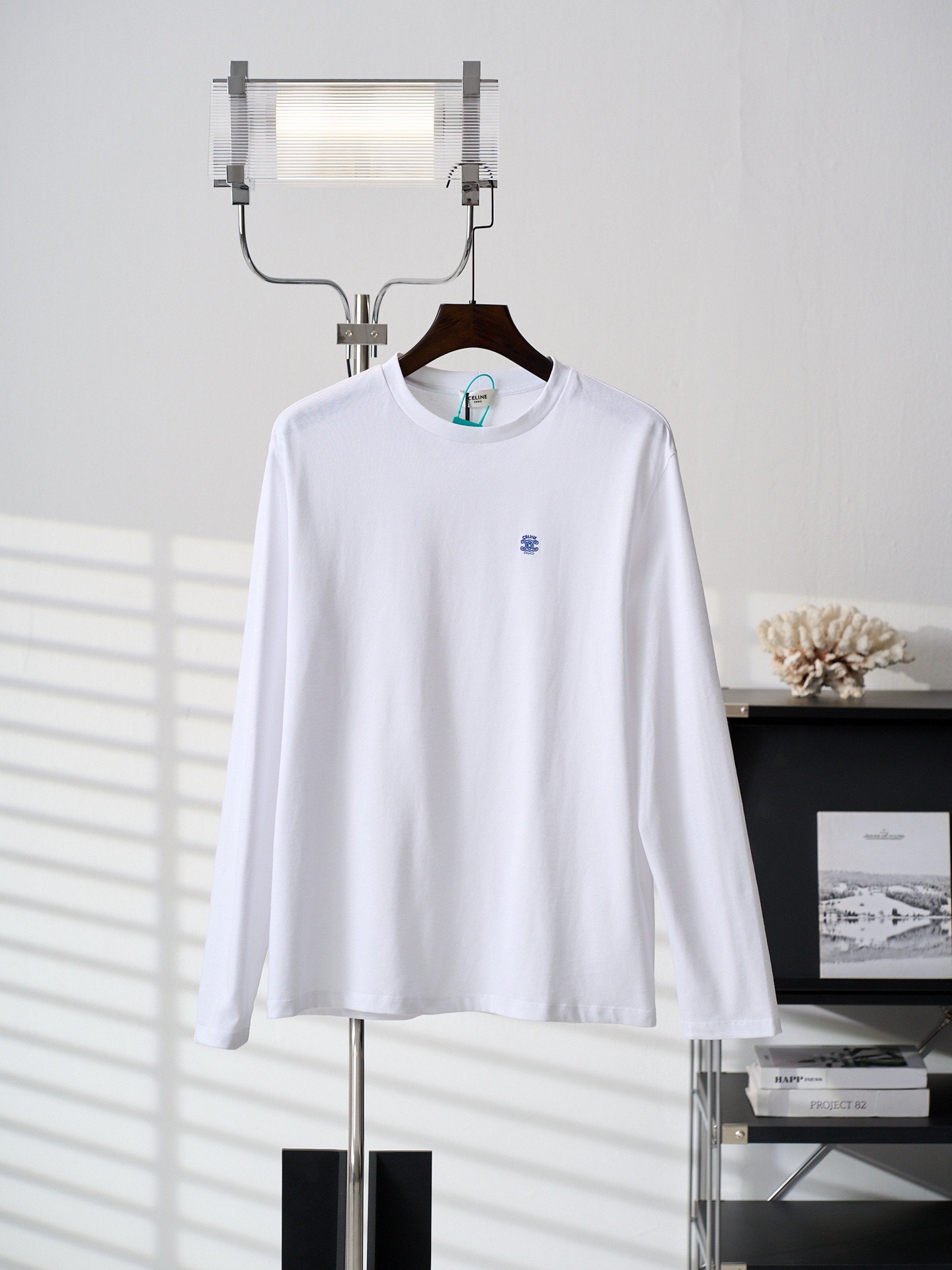 @145【Artículo real fotografiado】Celine/赛琳 Camiseta de manga larga con bordado pequeño del Arco de Triunfo 【En stock】S M…