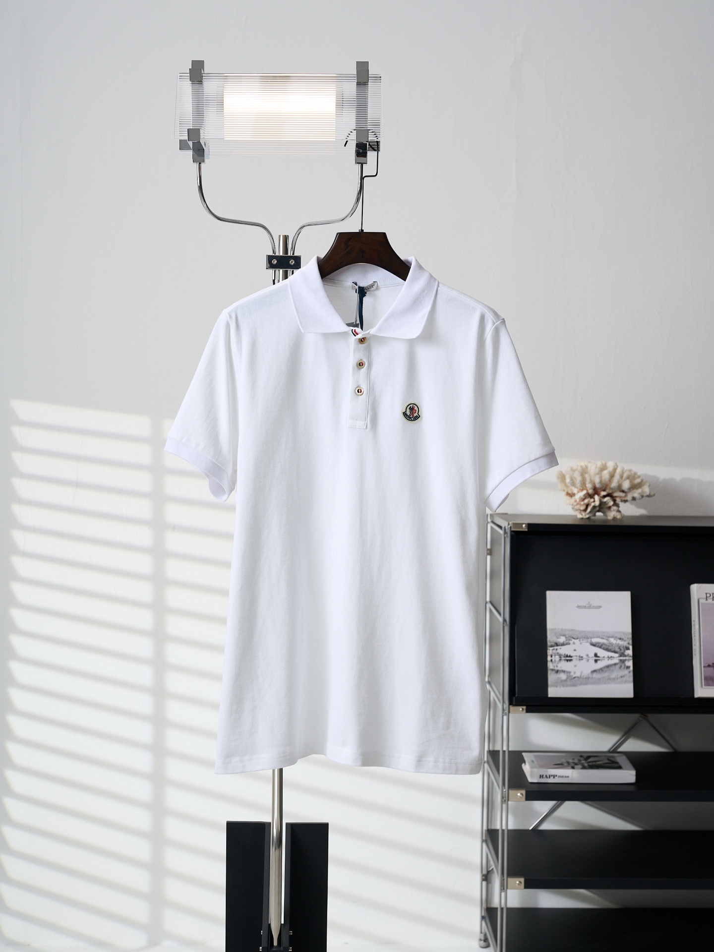 @155【实物挂拍】MONCLER/蒙口 织带纽扣章仔标识贴片棉质短袖POLO衫 【现货】S M L XL 正品3250购入开发，40支100%精梳棉珠地面料200克，定制扁机罗纹，模板刺绣，面料酵洗，定制1：1贝壳扣，定制1：1织带，定…