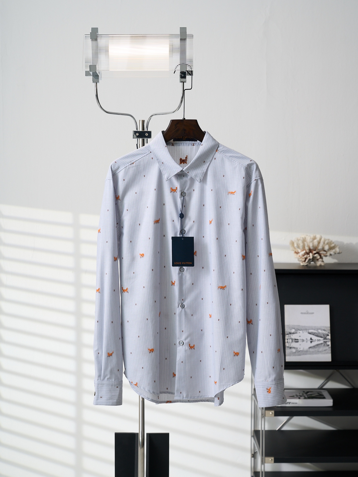 P220 [Subasta real] LV/Louis Vuitton Camisa de manga larga de algodón jacquard a rayas con bordado de zorro [Listo stoc…