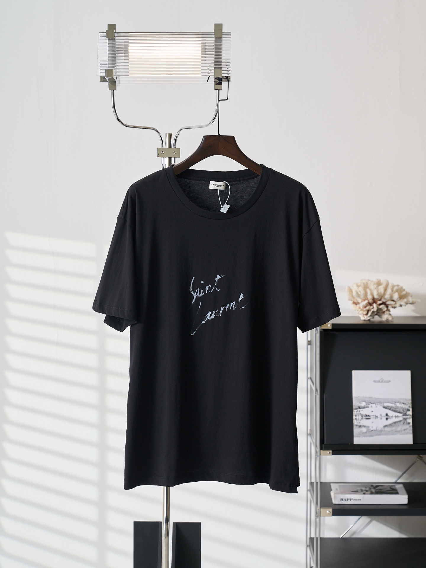 @120 [Fotos reales colgadas] SAINT LAUREN/Saint Laurent Camiseta de manga corta de cuello redondo con estampado YSL col…