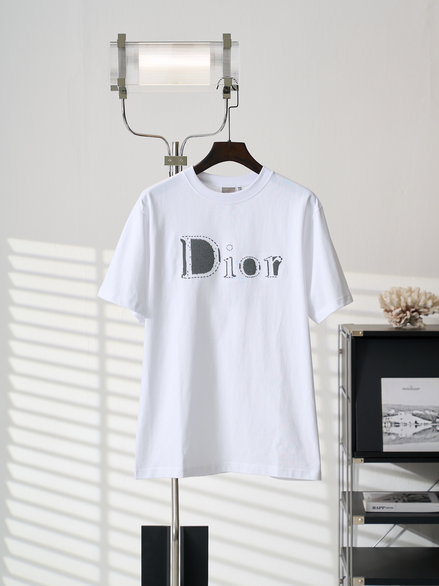 @ 140 [Subasta real] DIOR/Dior CD Camiseta de manga corta con cuello redondo bordada con letras invertidas [Stock listo…
