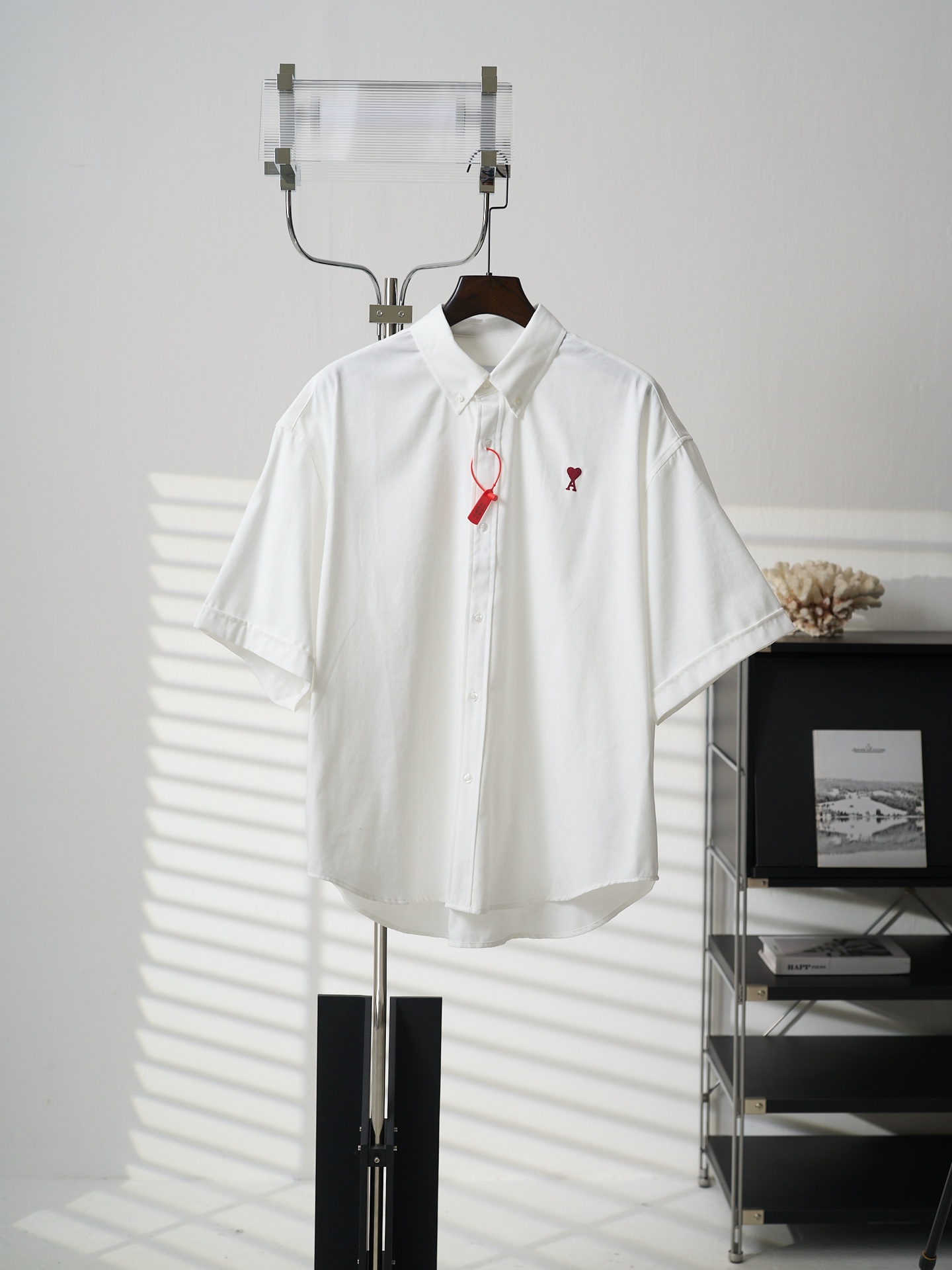 P145 【Foto real】 Camisa de manga corta tipo caja con bordado de corazón de Ami/艾米 Paris 【En stock】S M L XL. Oxford de l…