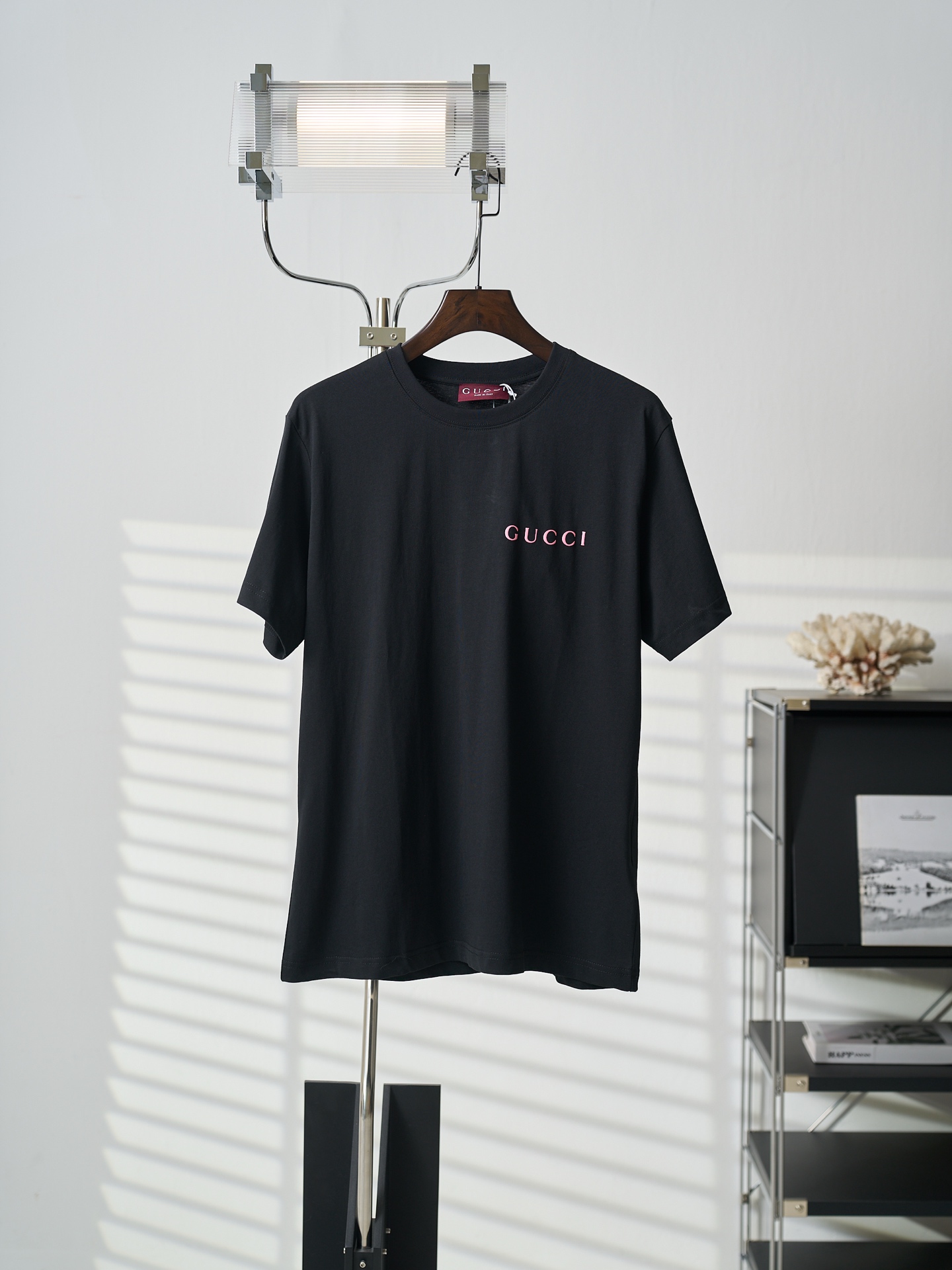 @120 [Fotografía real] GUCCI/Gucci Camiseta de algodón de cuello redondo con estampado de letras. [En stock] S M L XL. …