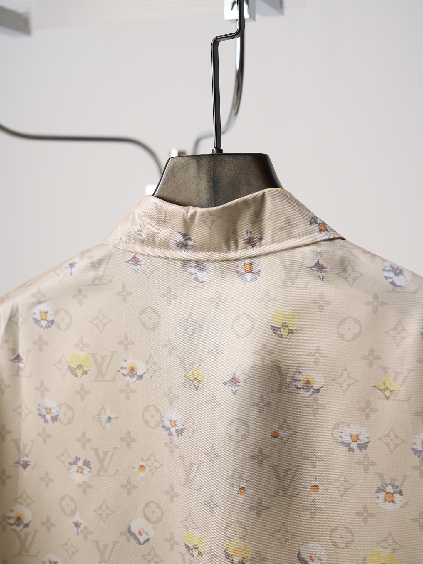 Louis Vuitton 380【实物挂拍】LV/路易威登 满印花朵老花短袖衬衫