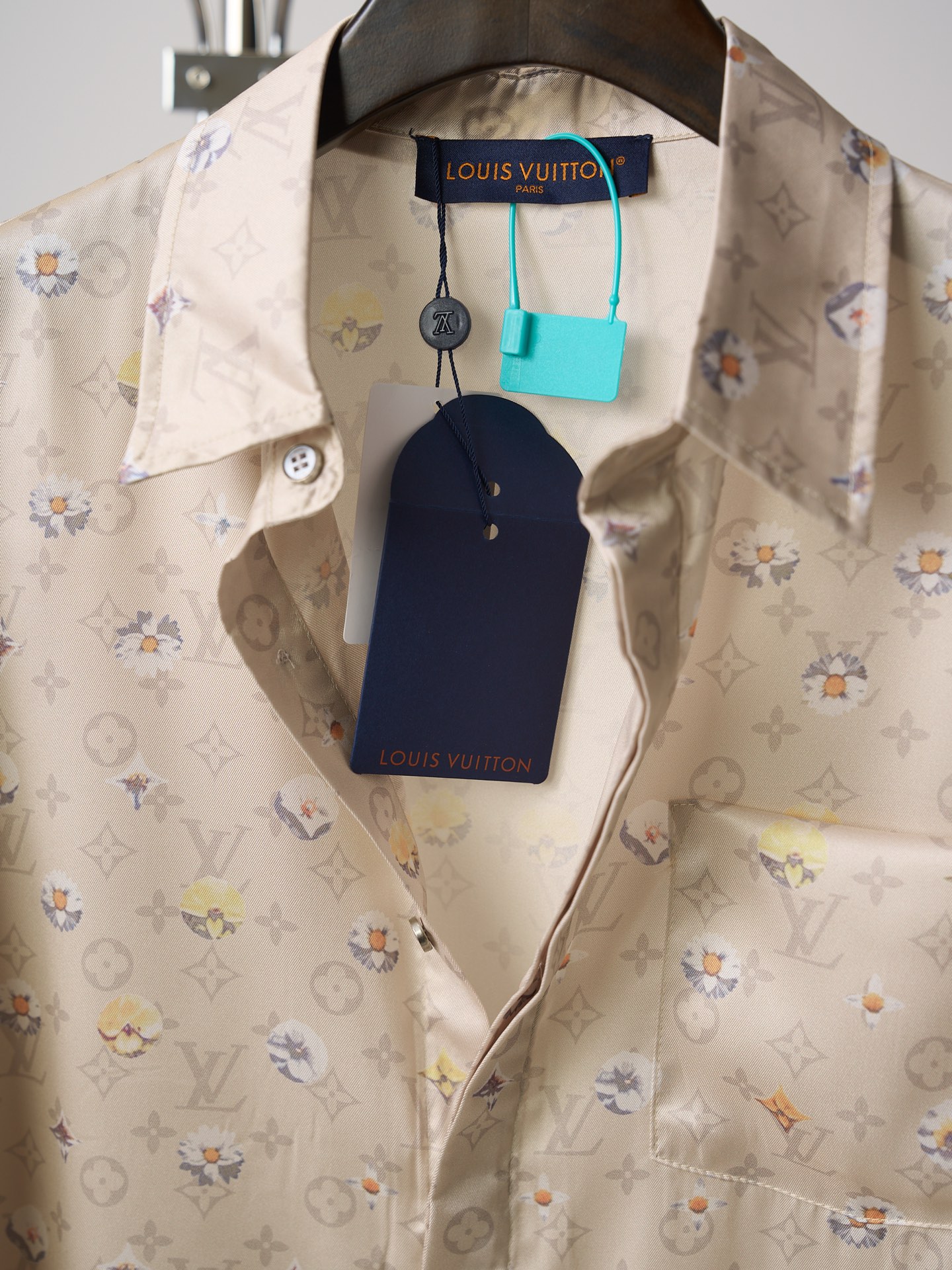 Louis Vuitton 380【实物挂拍】LV/路易威登 满印花朵老花短袖衬衫