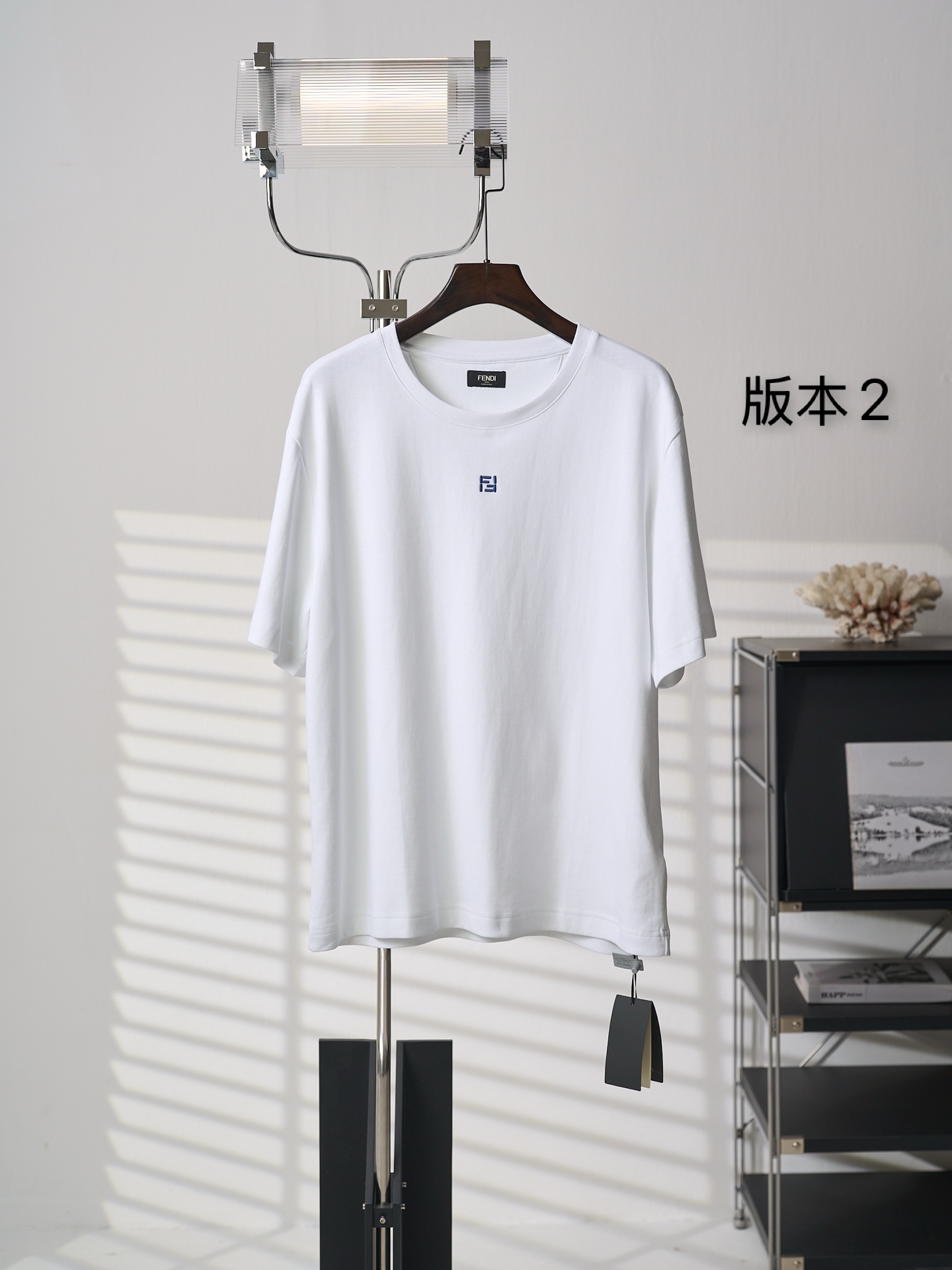 @120【实物挂拍】FENDI/芬迪 FF徽标刺绣棉质圆领短袖T恤（版本2） 【现货】S M L XL 正品5800购入，马丁双面全棉面料250克，进口刺绣，面料酵洗，定制1：1商标，合身版型