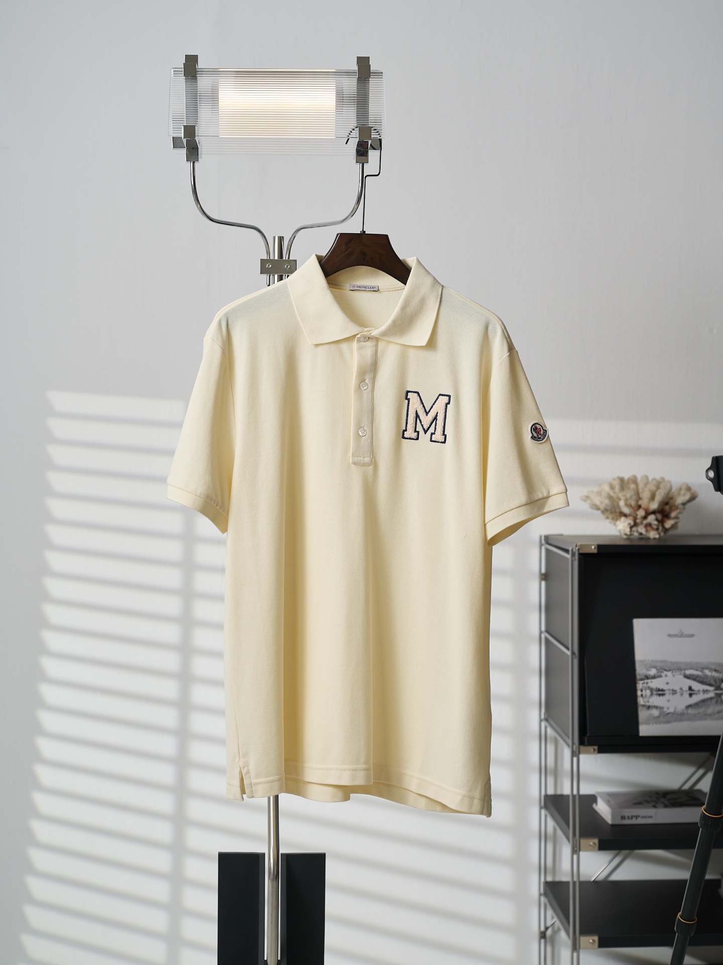 @145【foto real】MONCLER/蒙口 Polo de manga corta con bordado de toalla y combinación de letras (versión 2) 【disponible】S M…