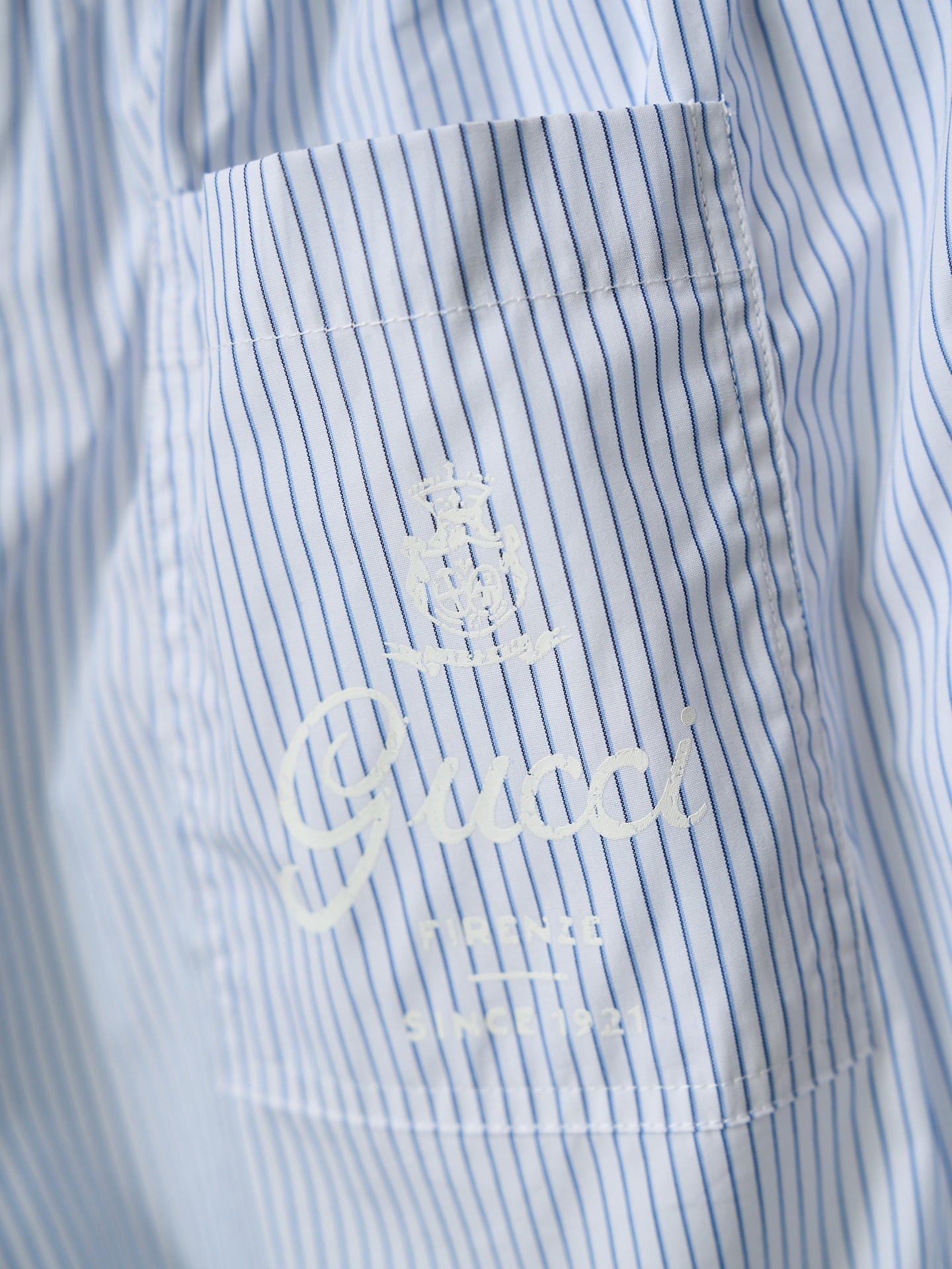 Gucci 1921皇冠印花竖条纹府绸短裤