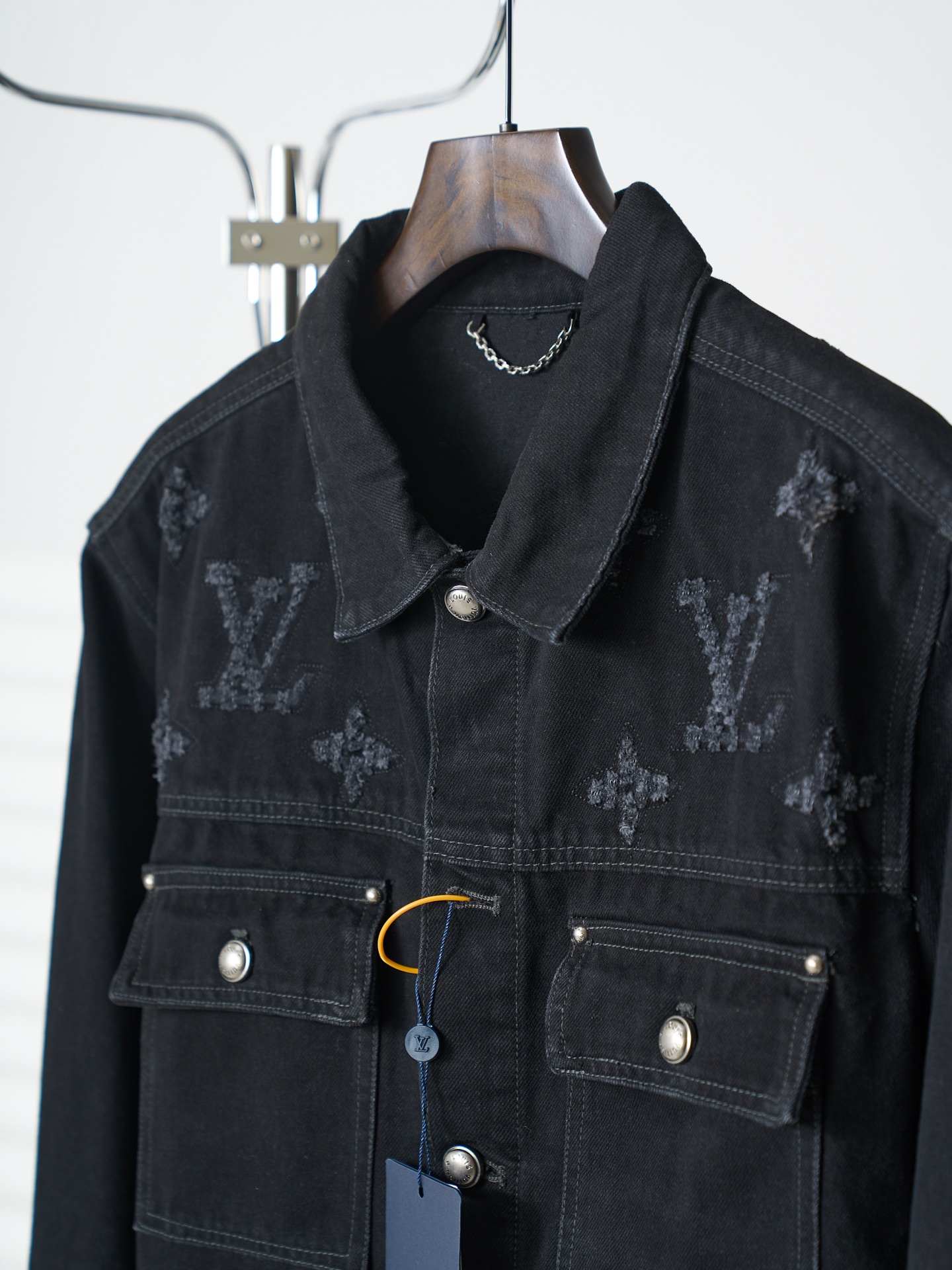 Louis Vuitton 水洗烧花破洞牛仔夹克外套