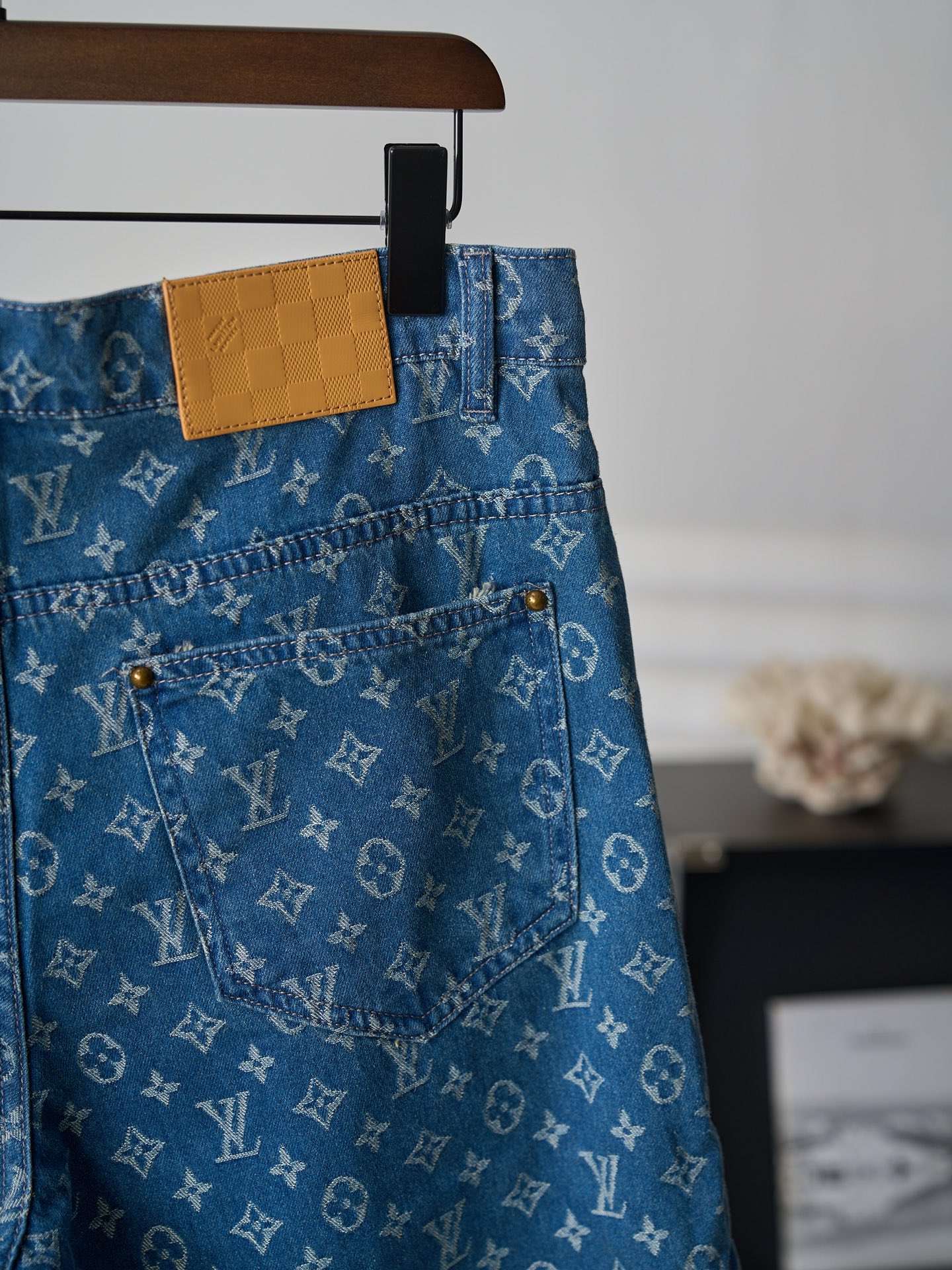 Louis Vuitton 满印标识牛仔短裤版本3