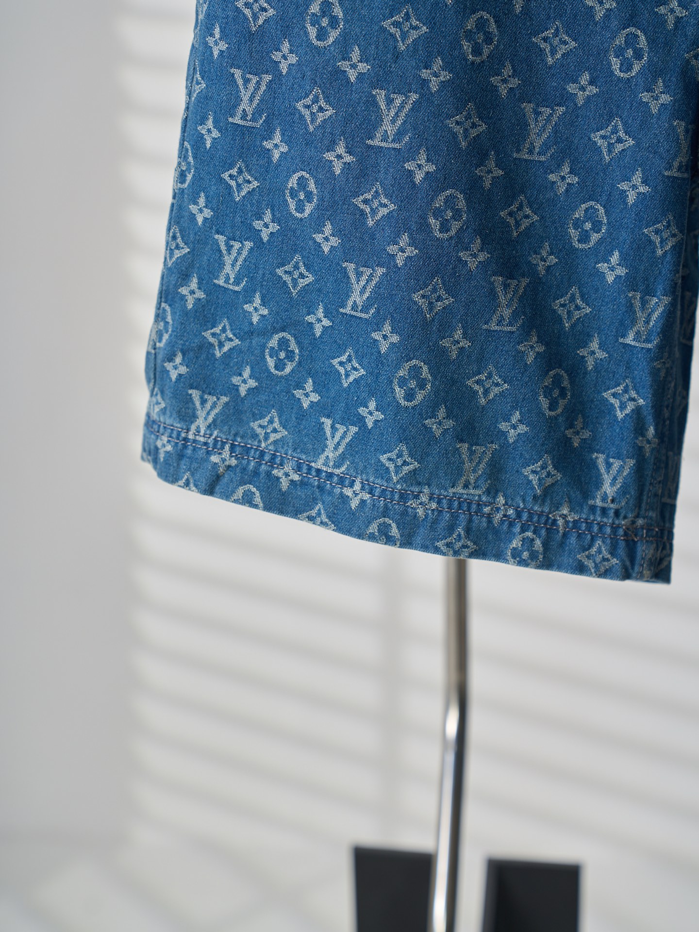 Louis Vuitton 满印标识牛仔短裤版本3