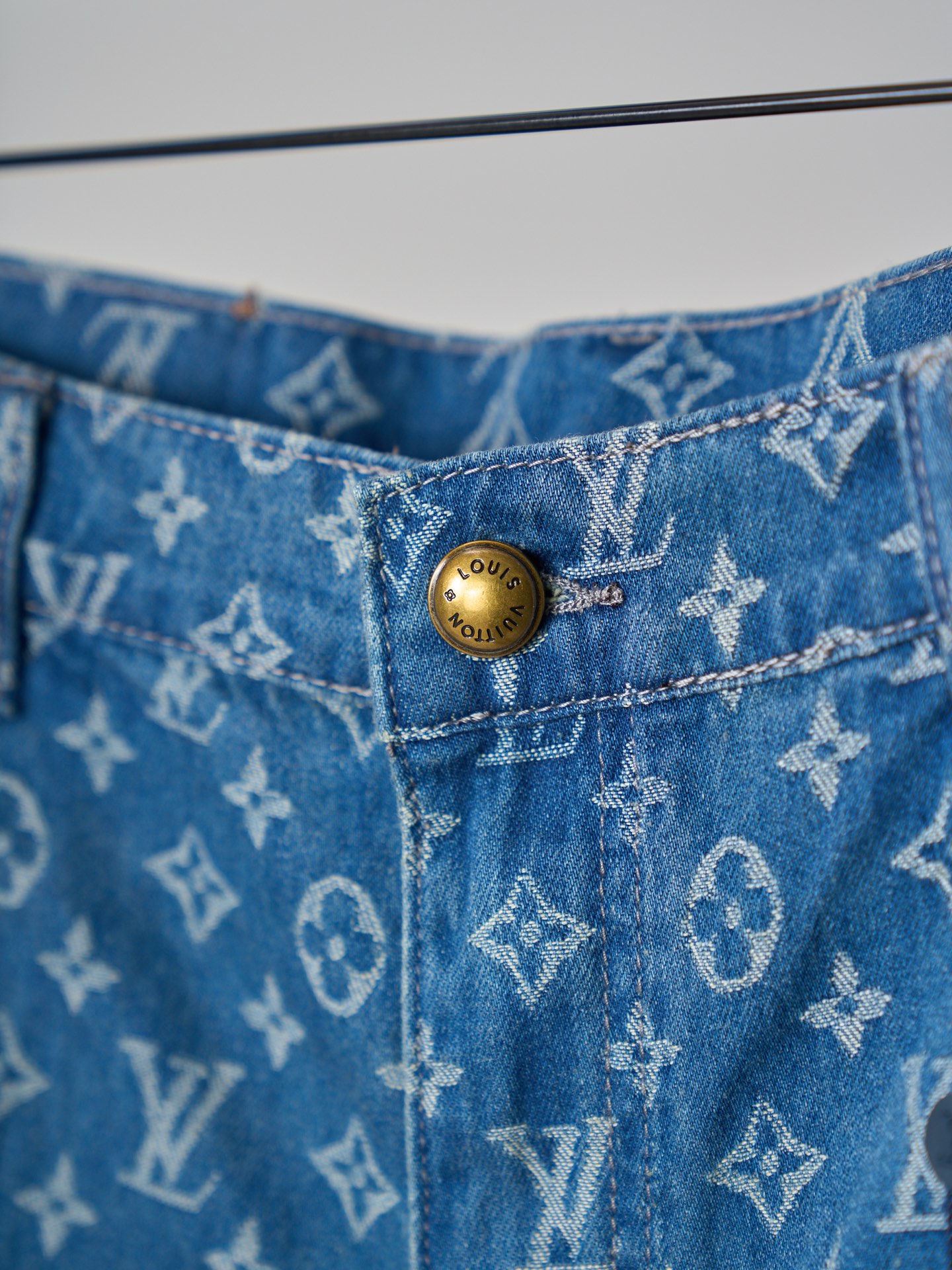 Louis Vuitton 满印标识牛仔短裤版本3