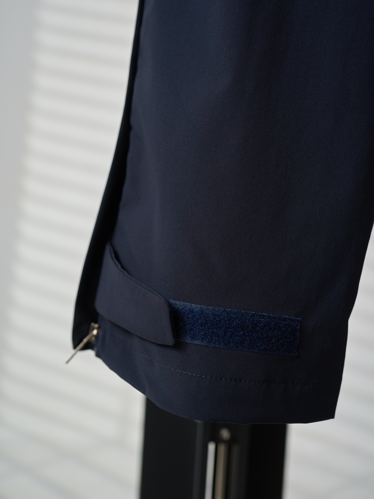 Dior 字母刺绣两侧拉链运动休闲长裤