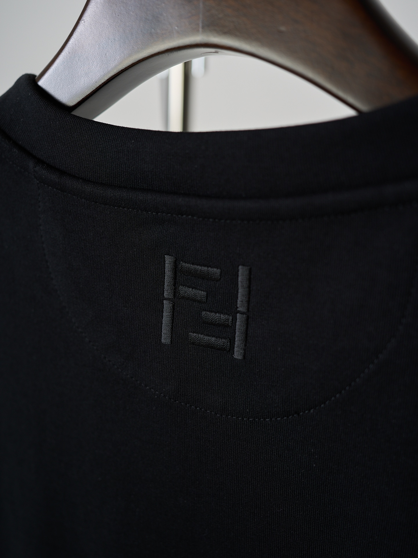 Fendi 缎带拉绳贴袋圆领短袖T恤版本2