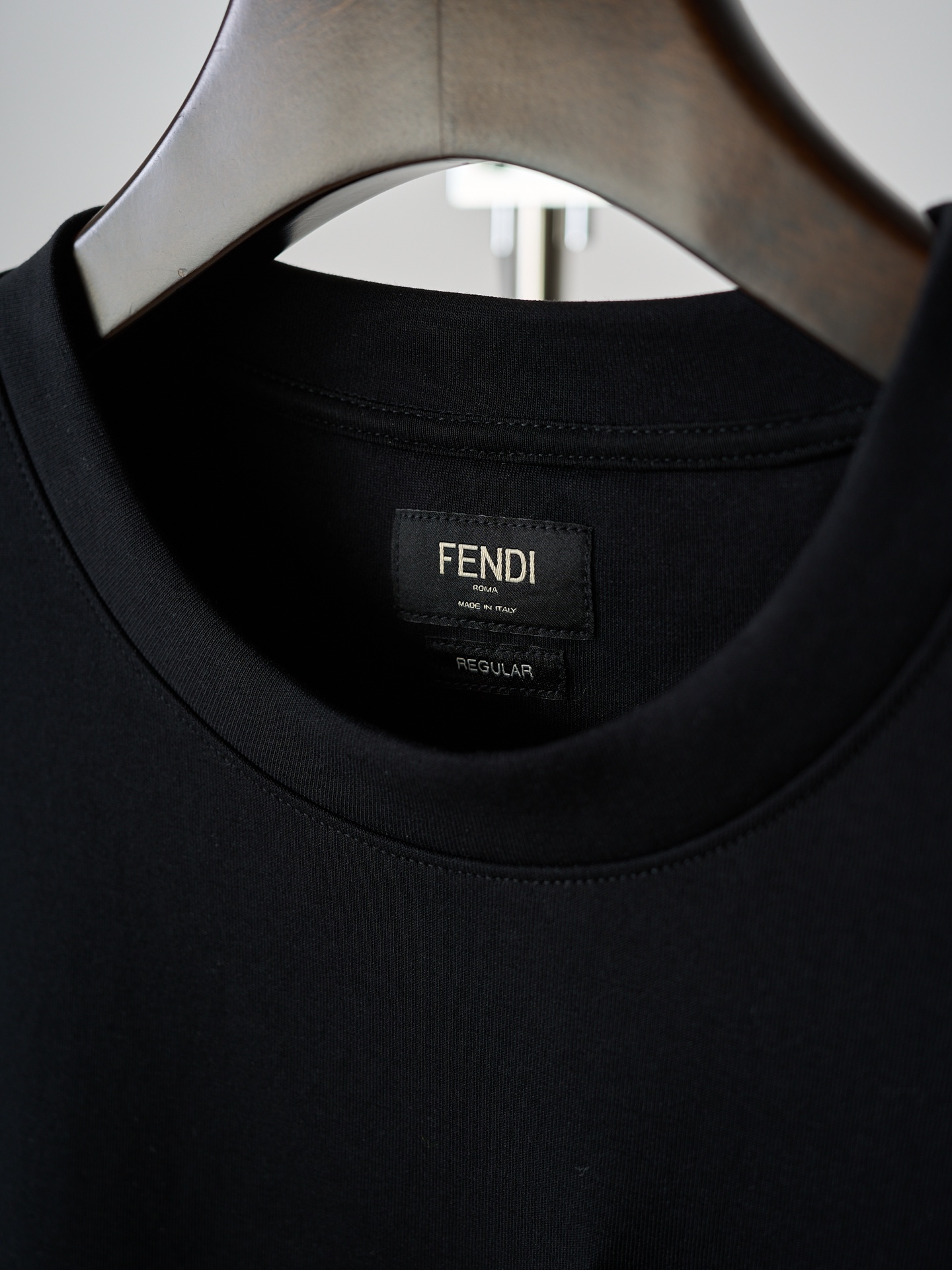 Fendi 缎带拉绳贴袋圆领短袖T恤版本2