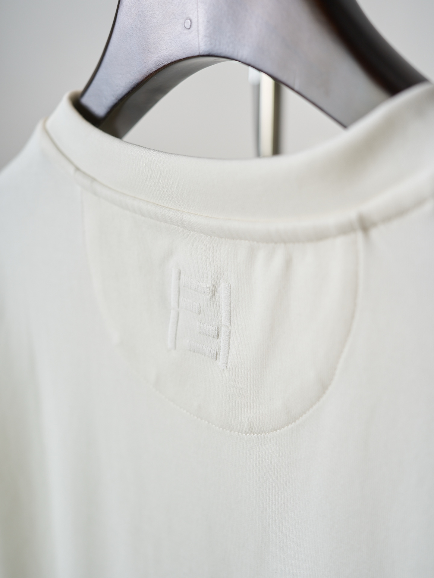 Fendi 缎带拉绳贴袋圆领短袖T恤版本2