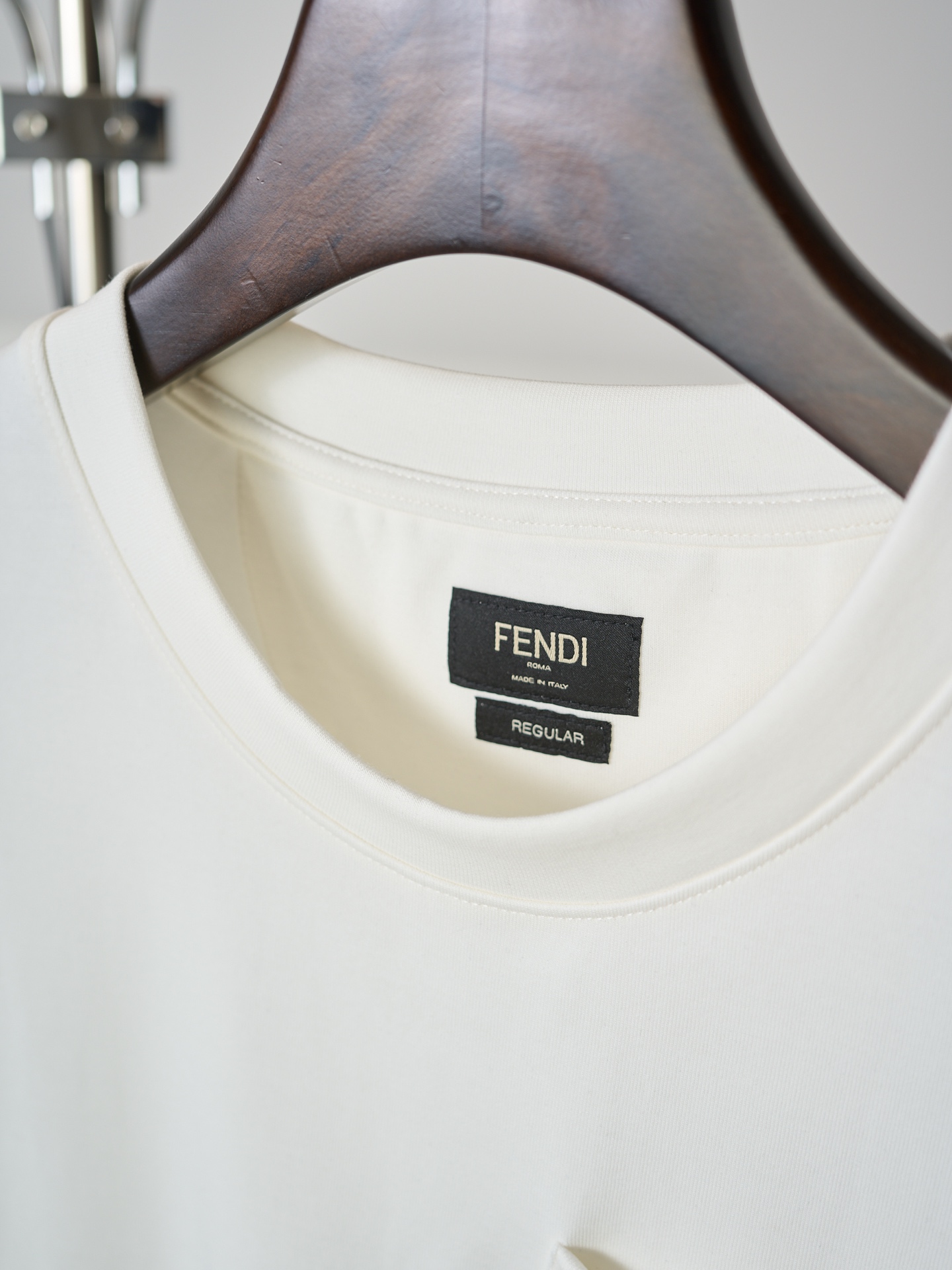 Fendi 缎带拉绳贴袋圆领短袖T恤版本2