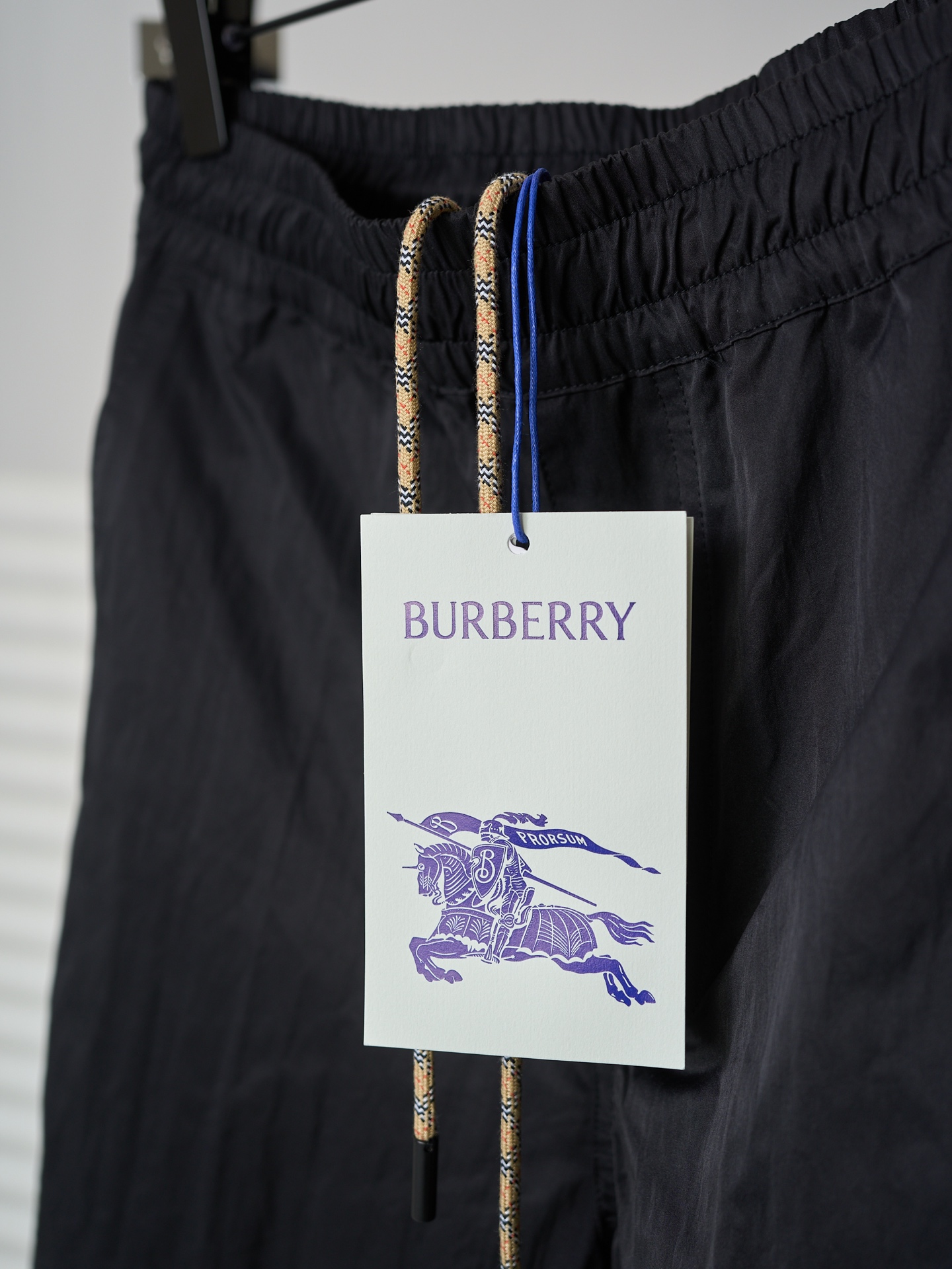 Burberry 尼龙梭织字母刺绣休闲长裤