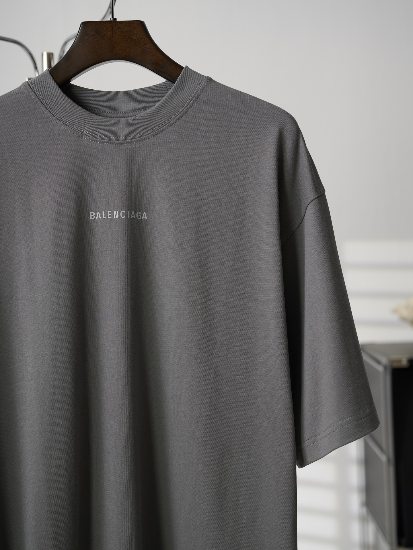 Balenciaga 字母标识反光圆领短袖T恤