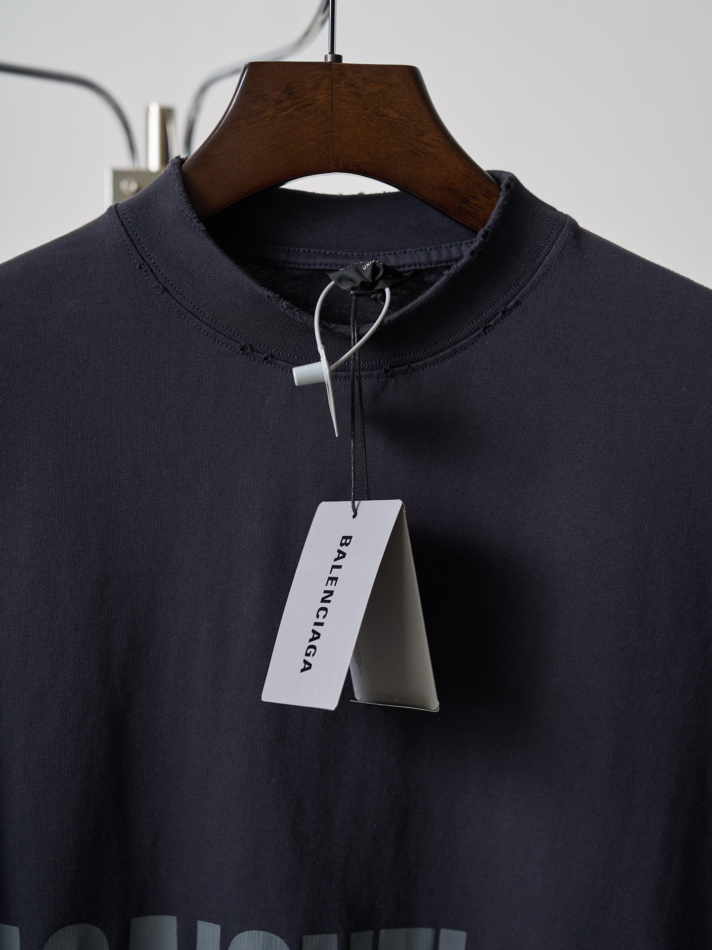 Balenciaga 裂纹字母印花圆领短袖T恤