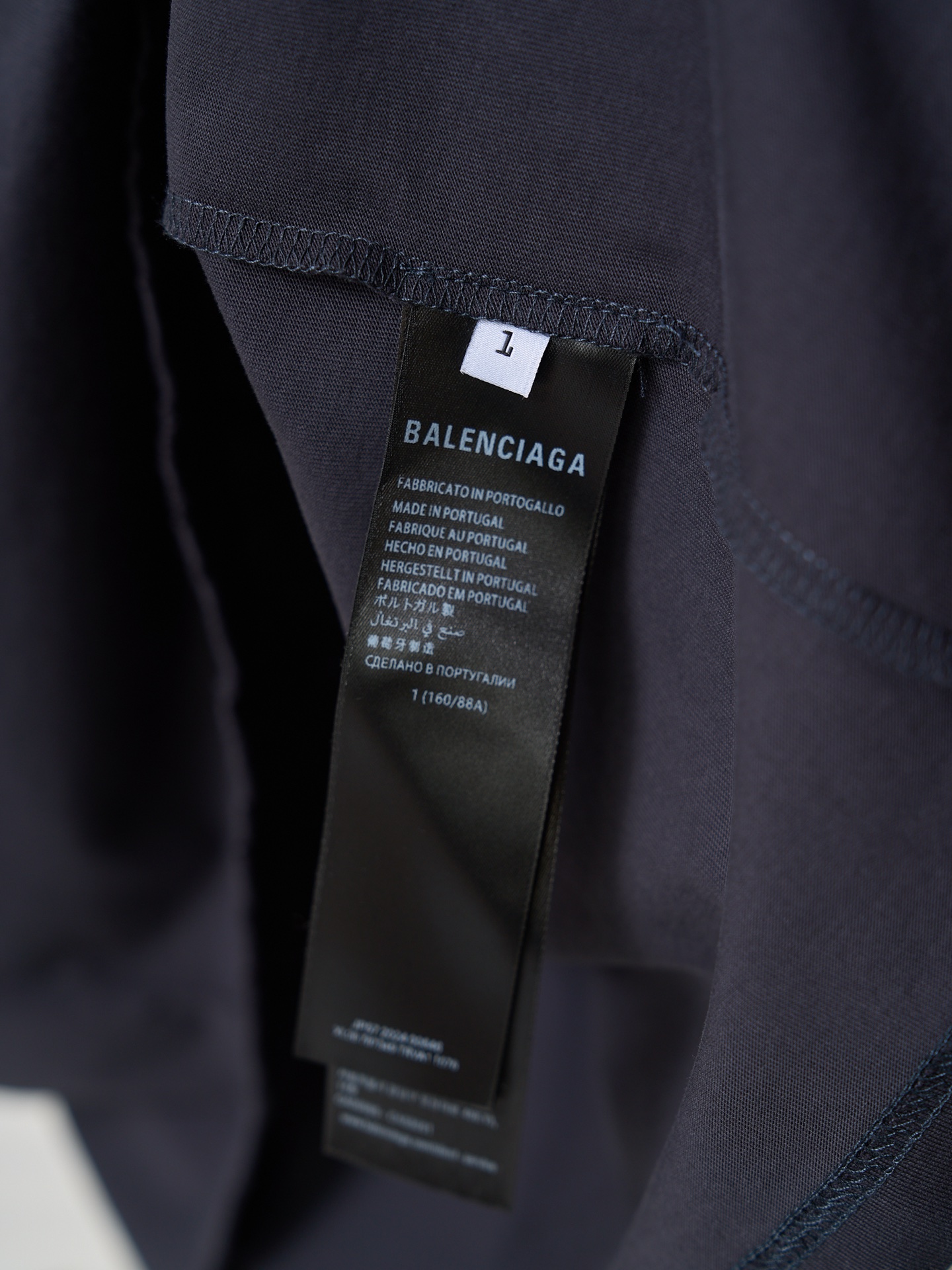 Balenciaga 裂纹字母印花圆领短袖T恤