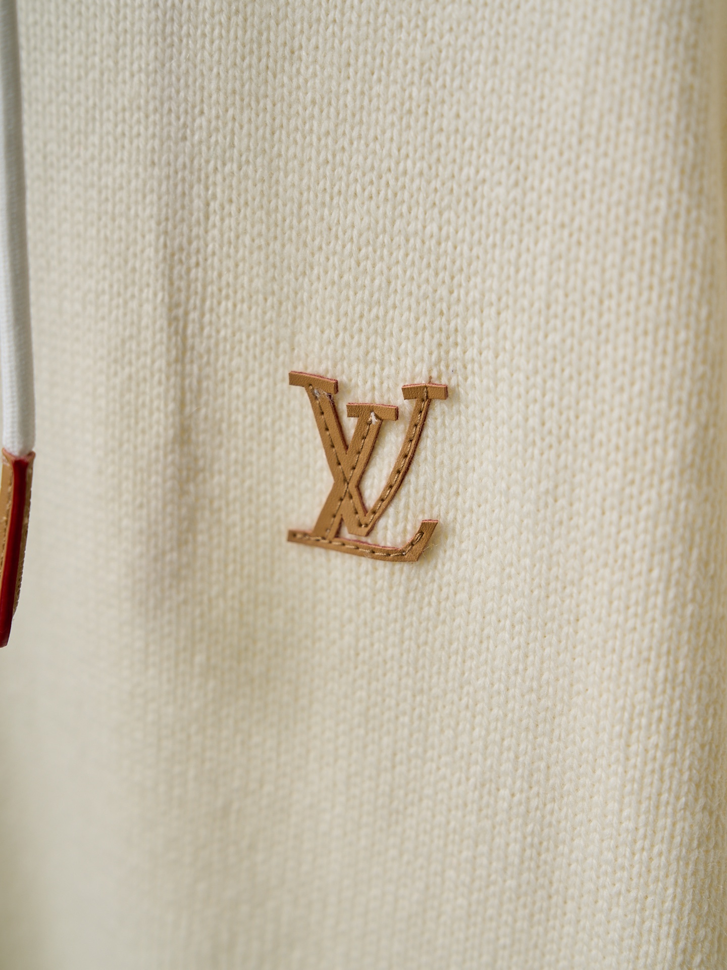 Louis Vuitton 皮标字母LOGO吊坠连帽针织运动衫