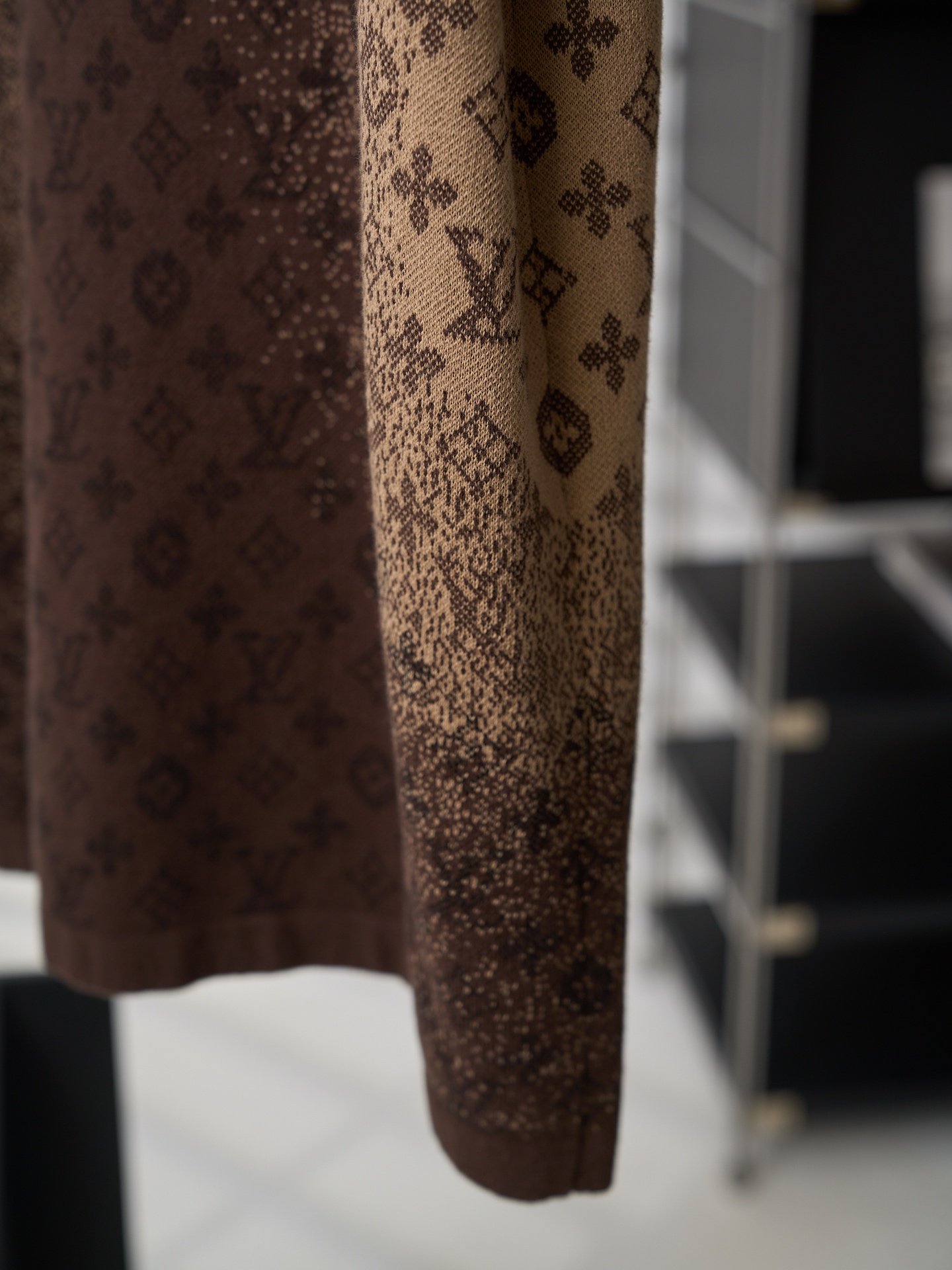 Louis Vuitton 字母暗纹提花渐变针织衫短袖T恤