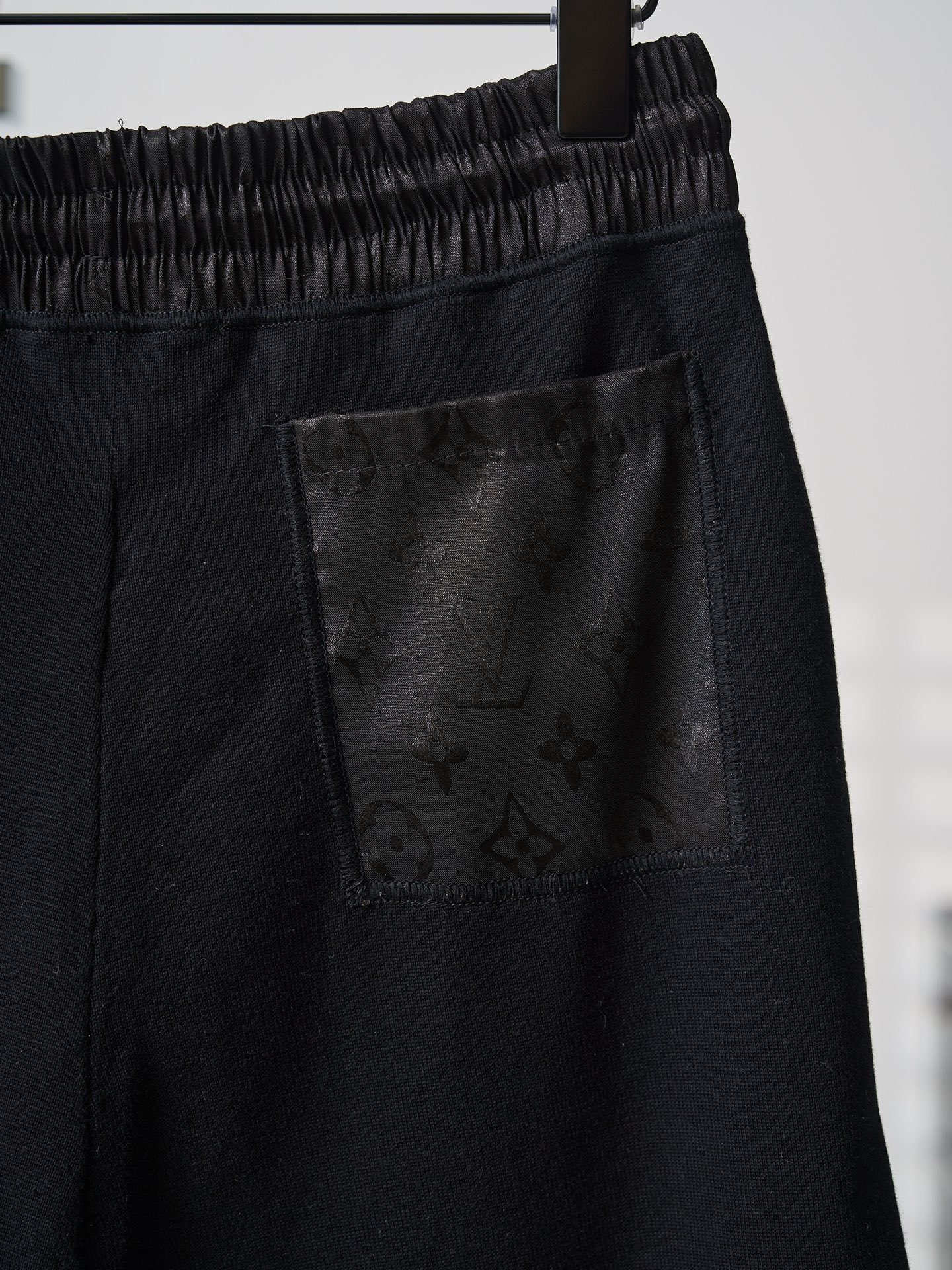Louis Vuitton 口袋提花拼接针织短裤