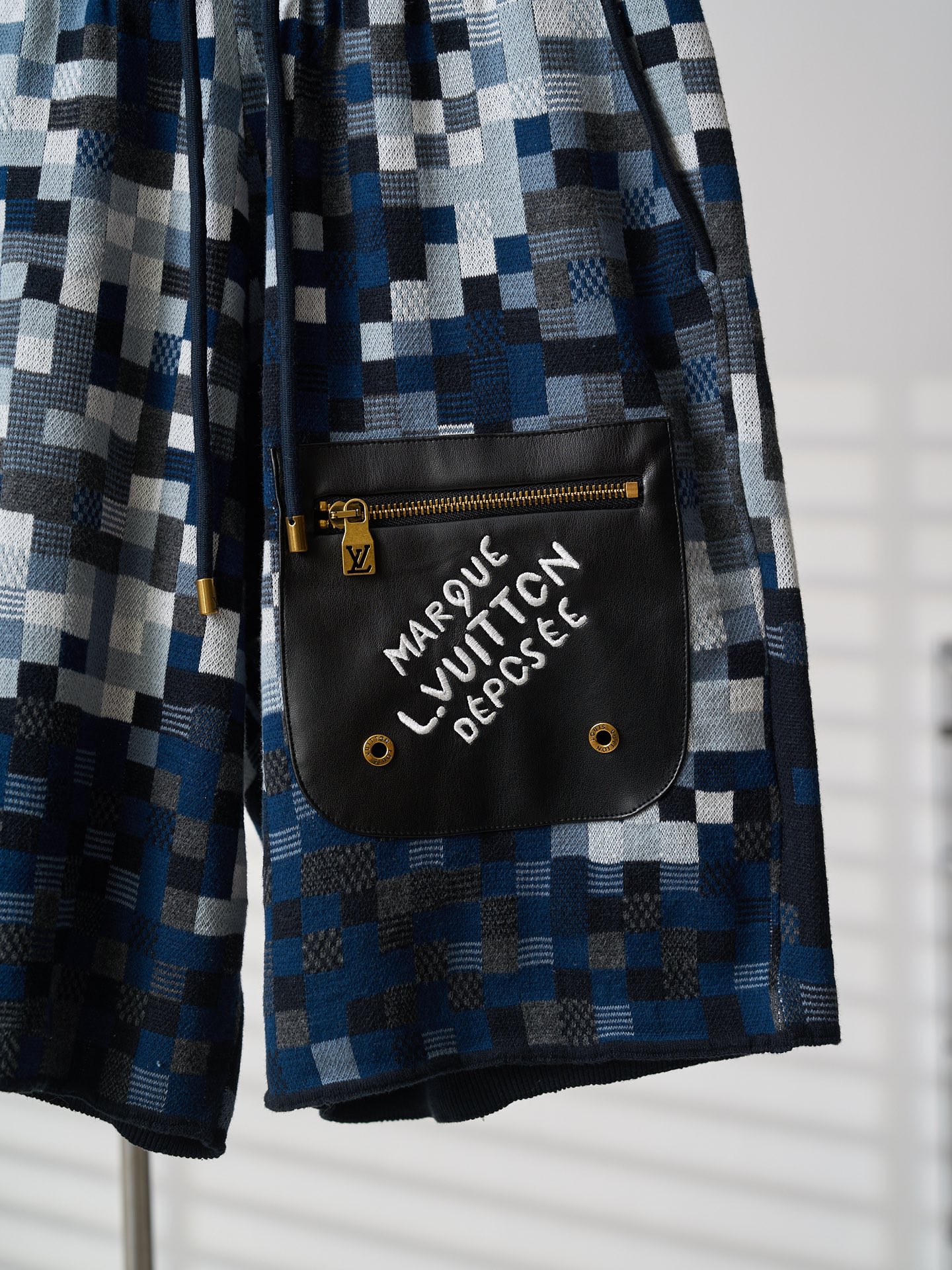 Louis Vuitton 字母刺绣拼皮迷彩马赛克提花针织短裤